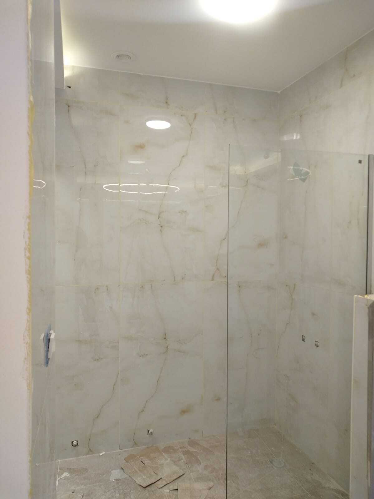 "Enjoy a masterpiece in every corner of your bathroom with our exquisite designs." Modern bathroom decorations and accessories.