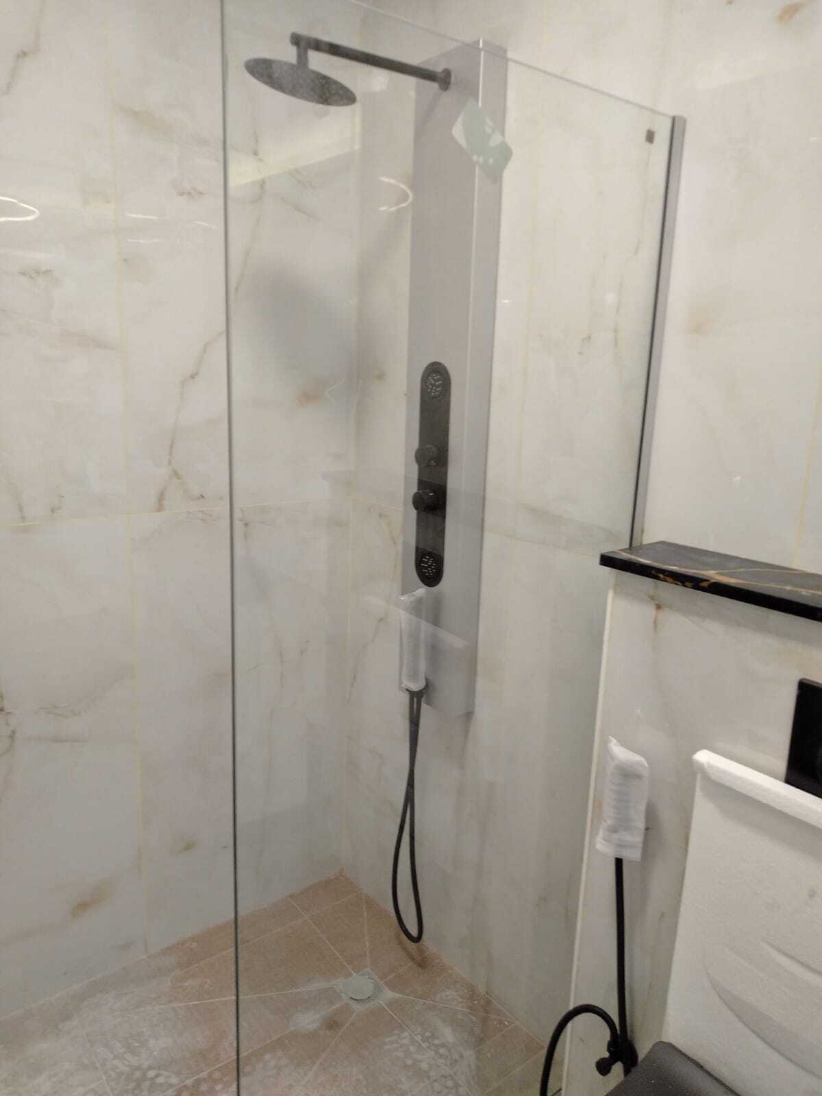 "Enjoy a masterpiece in every corner of your bathroom with our exquisite designs." Modern bathroom decorations and accessories.