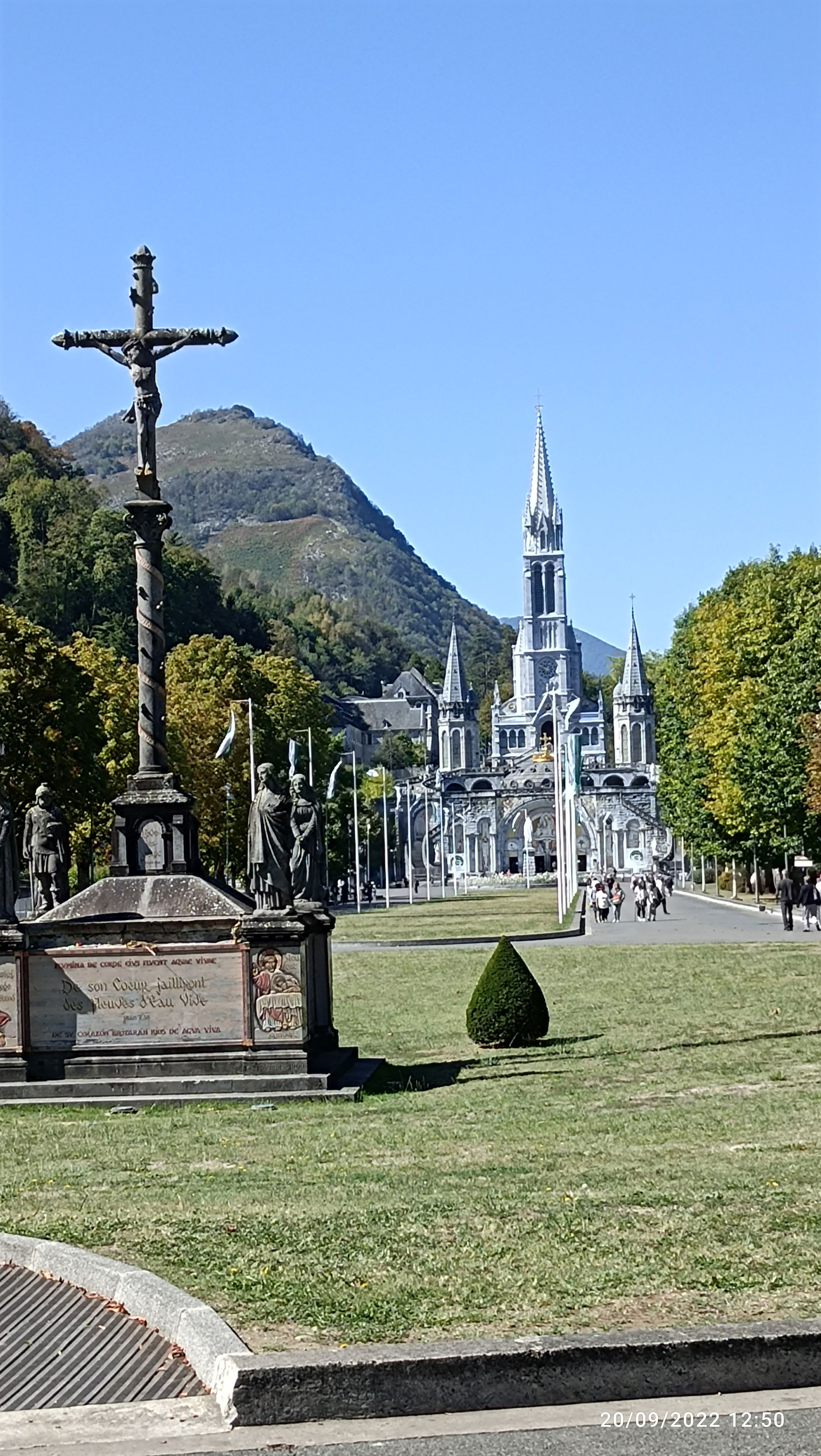 LOURDES