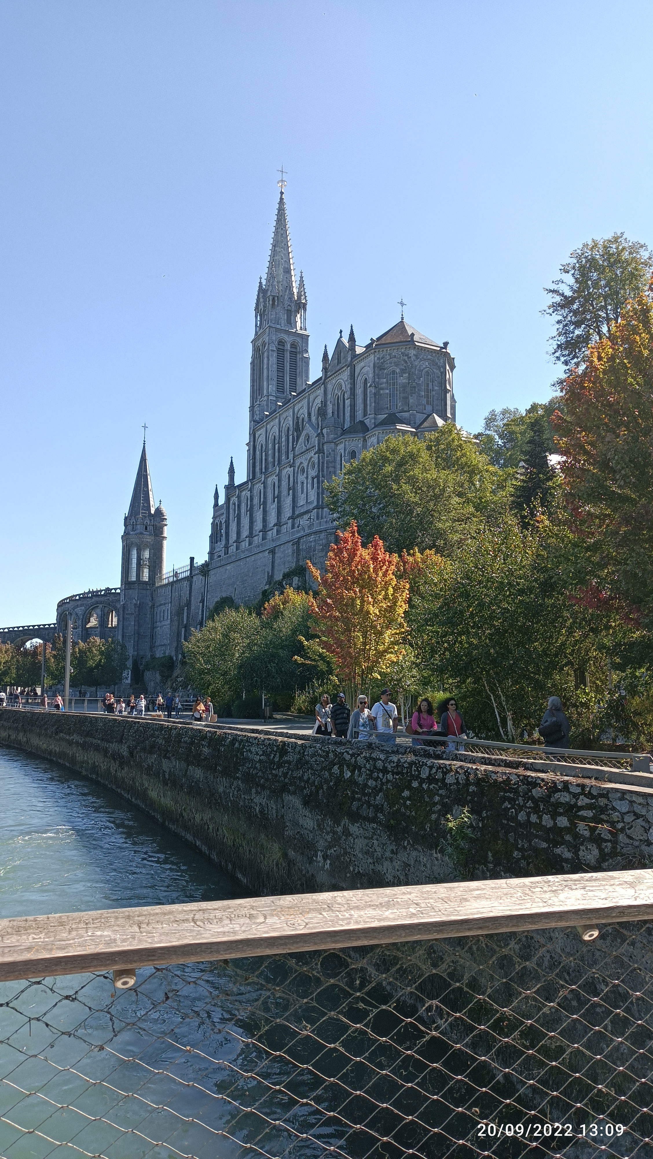 LOURDES