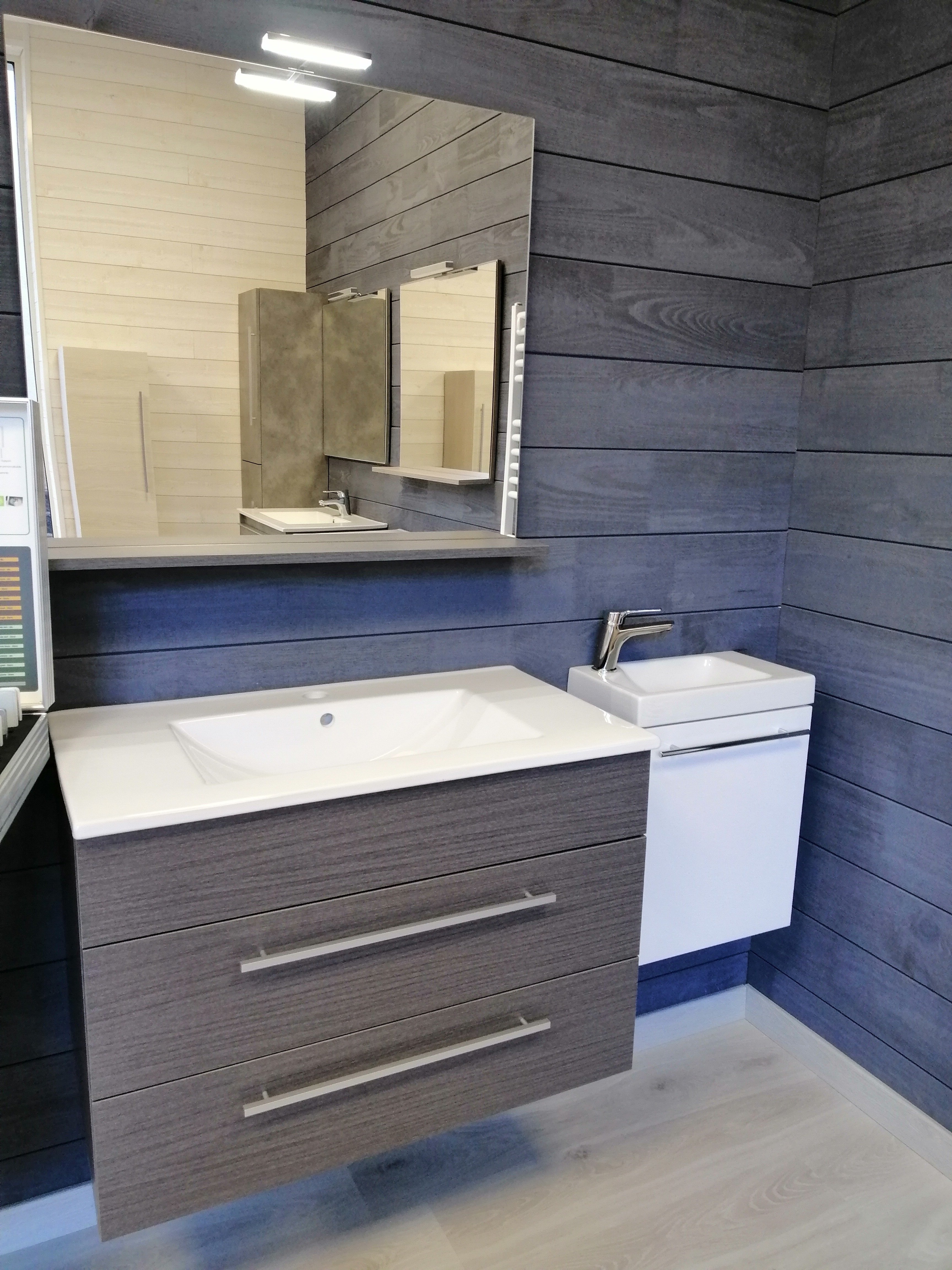En plus d'une exposition complète pour votre système de chauffage, découvrez l'exposition de meuble de salle de bain.