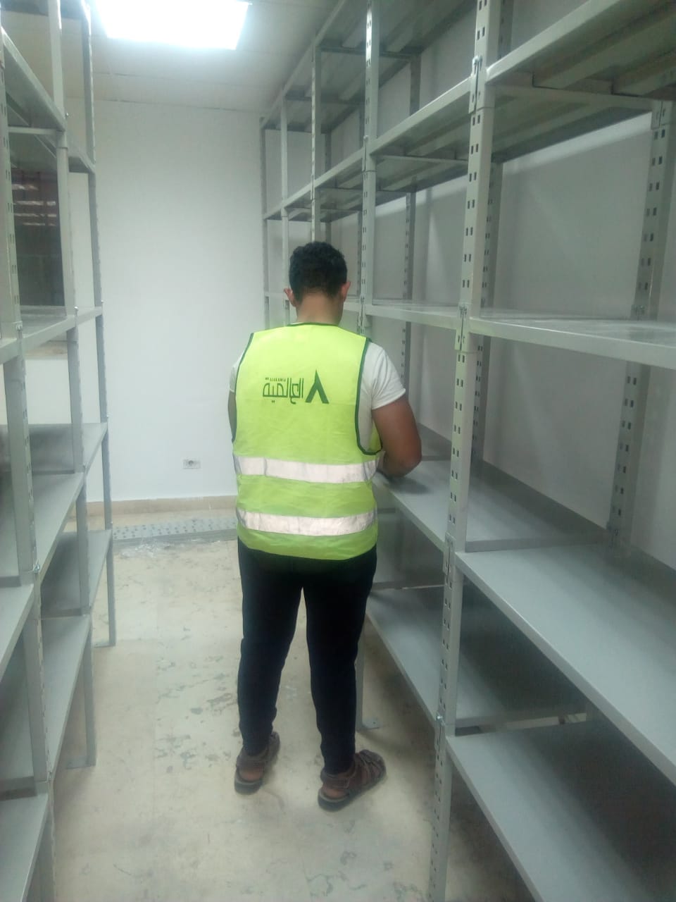 بعض الصور من اعمالنا { تجهيز مخازن }