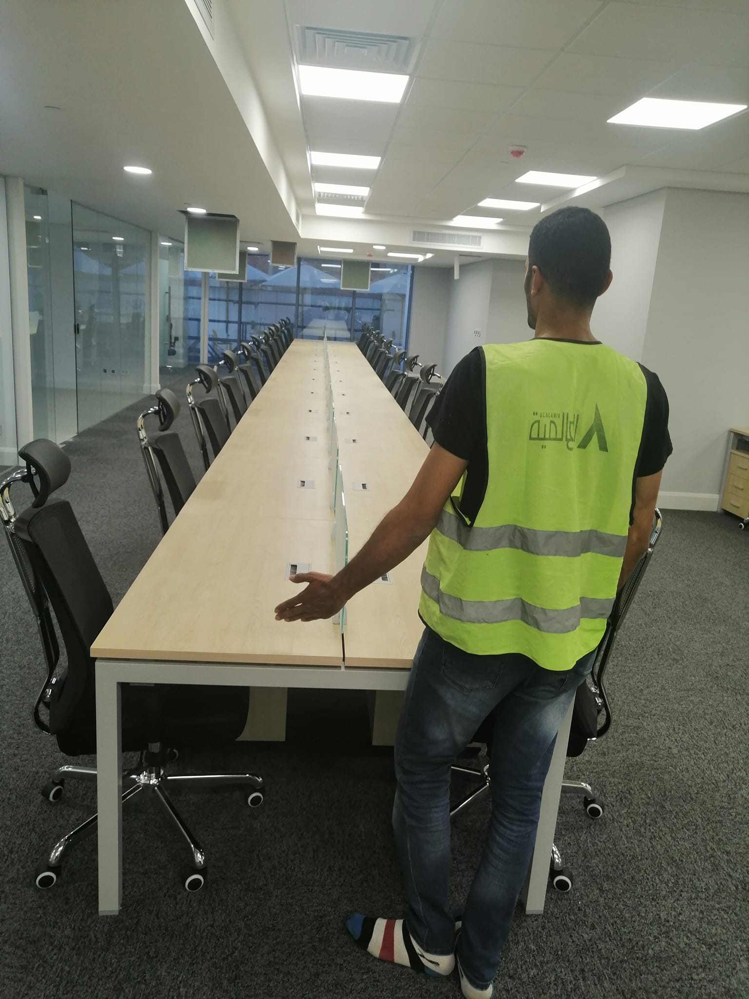 بعض الصور من اعمالنا { أثاث مكتبي }