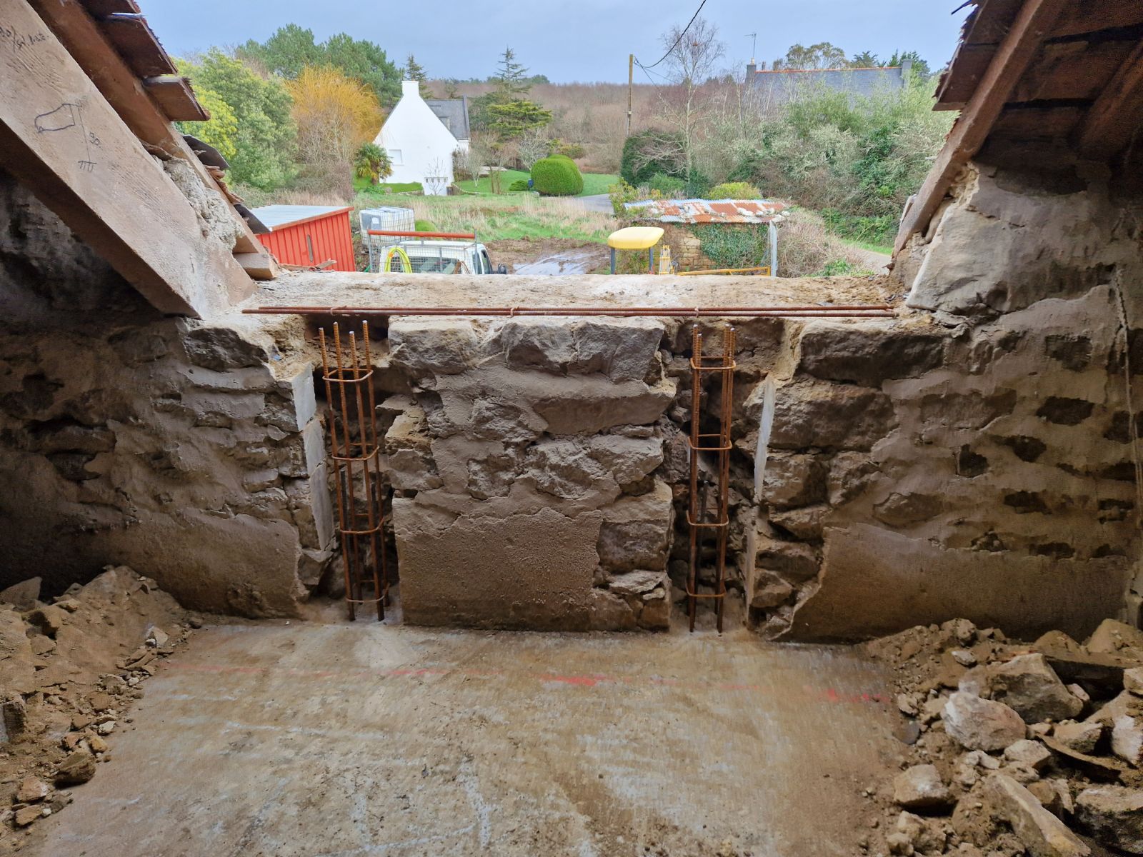 FRANGEMENT ET LUCARNE PIERRE