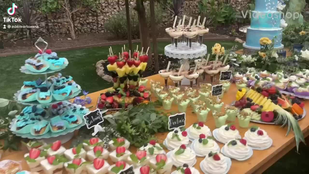 DESSERTS TABLE  thumbnail