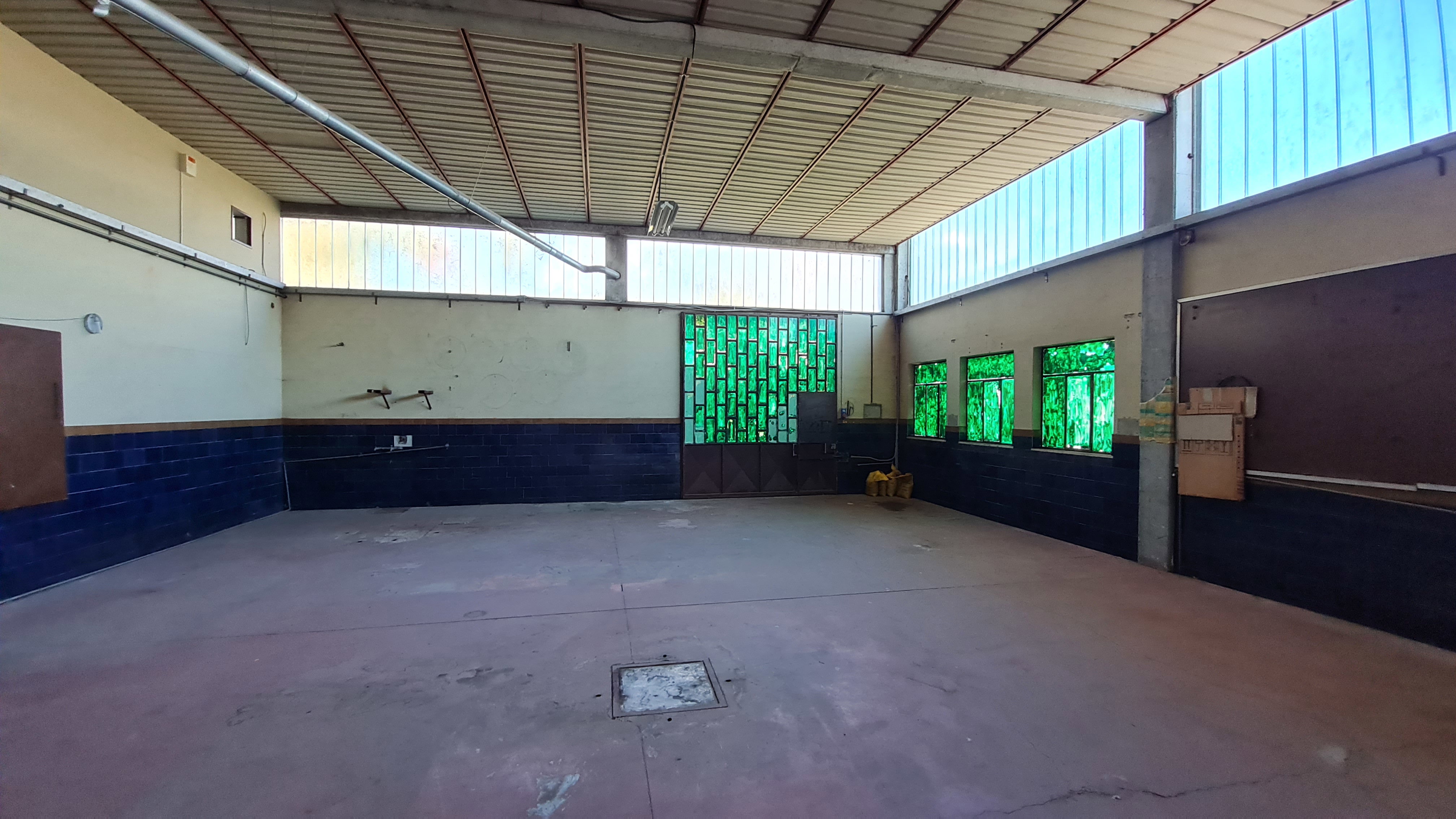 Excellent visibility from the main road