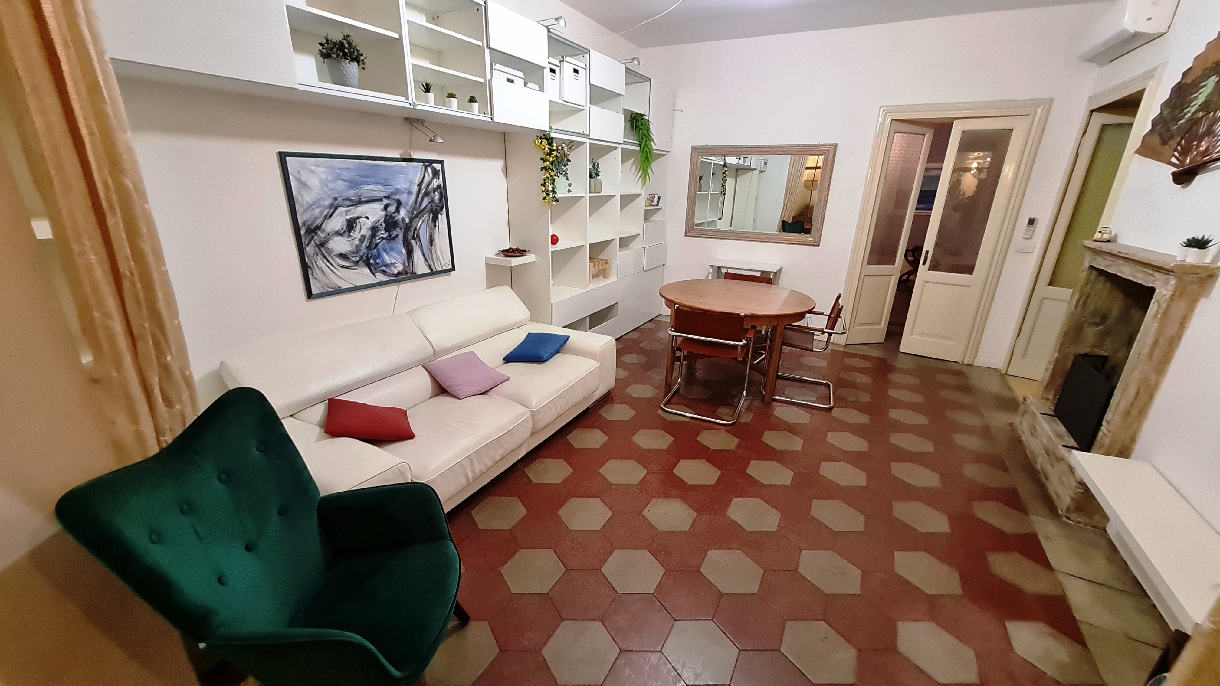 convenient location for those who work in Milan