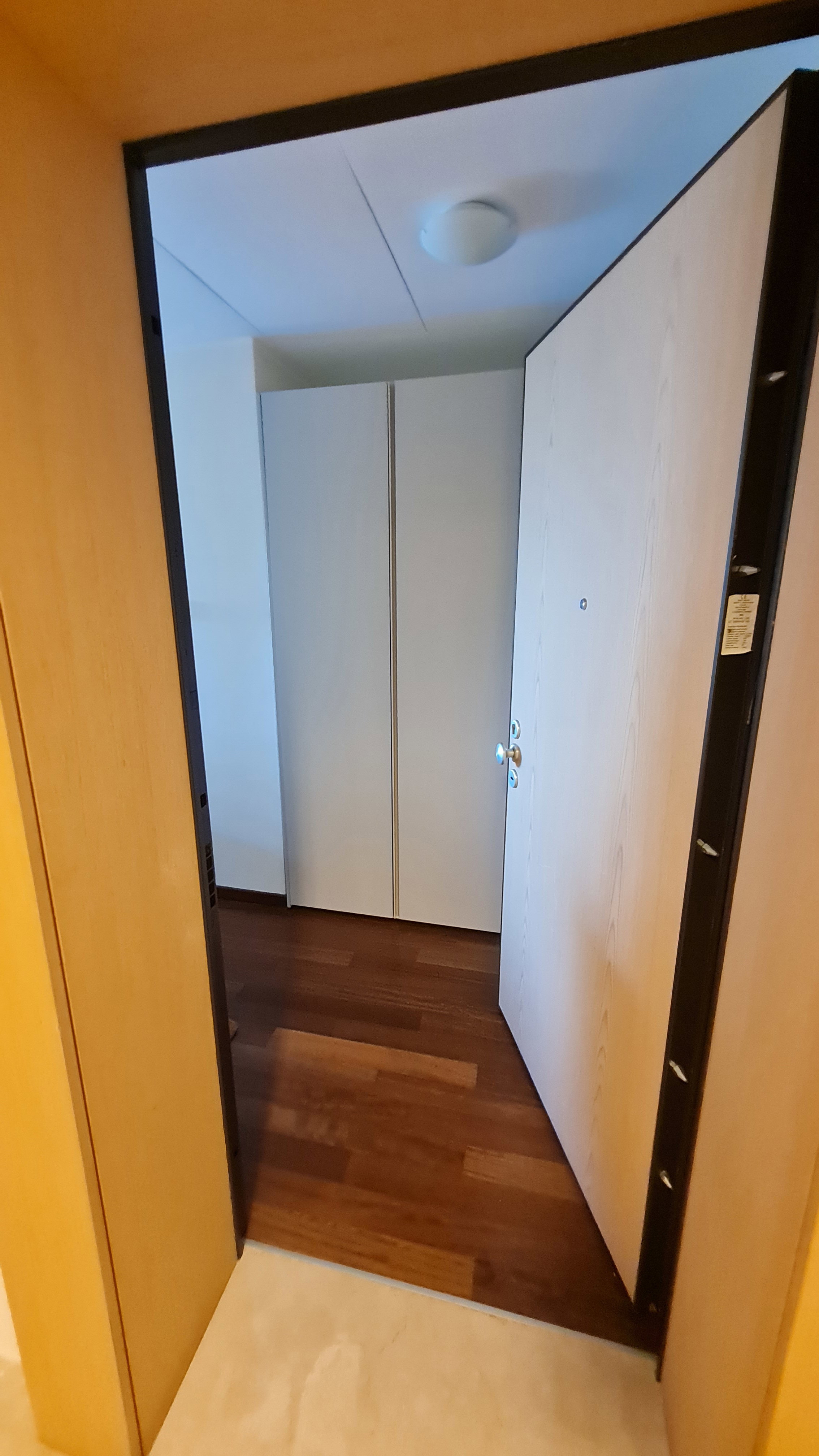 LEASE - THREE-ROOM APARTMENT + DDSS WITH BOX