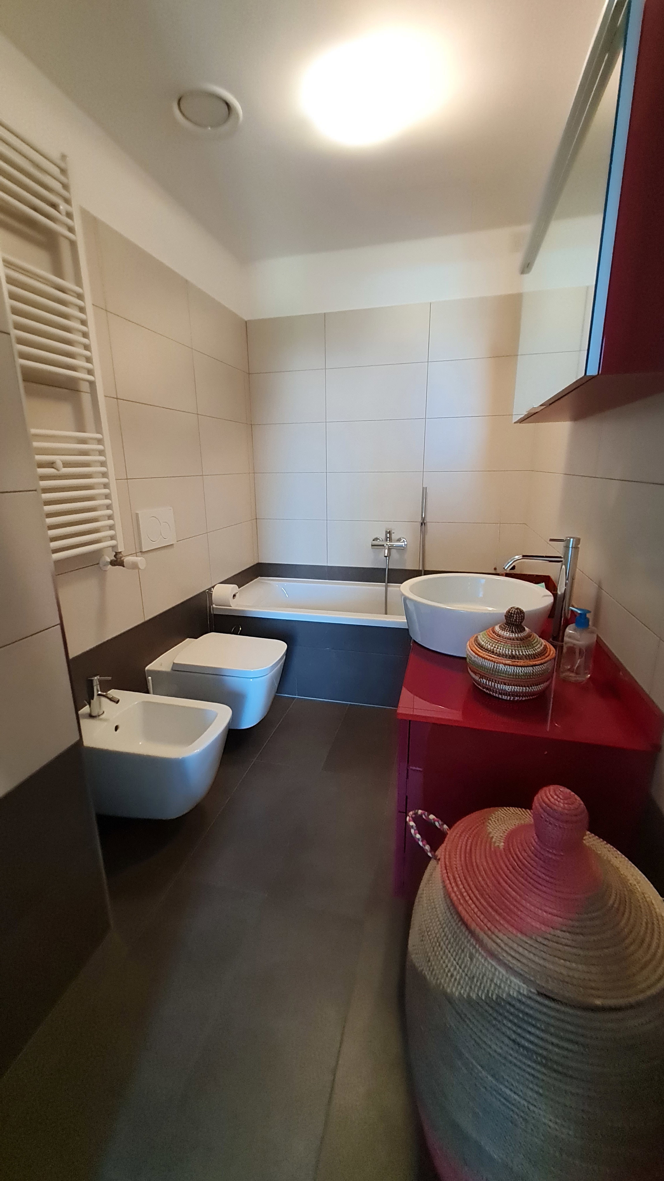 LEASE - THREE-ROOM APARTMENT + DDSS WITH BOX