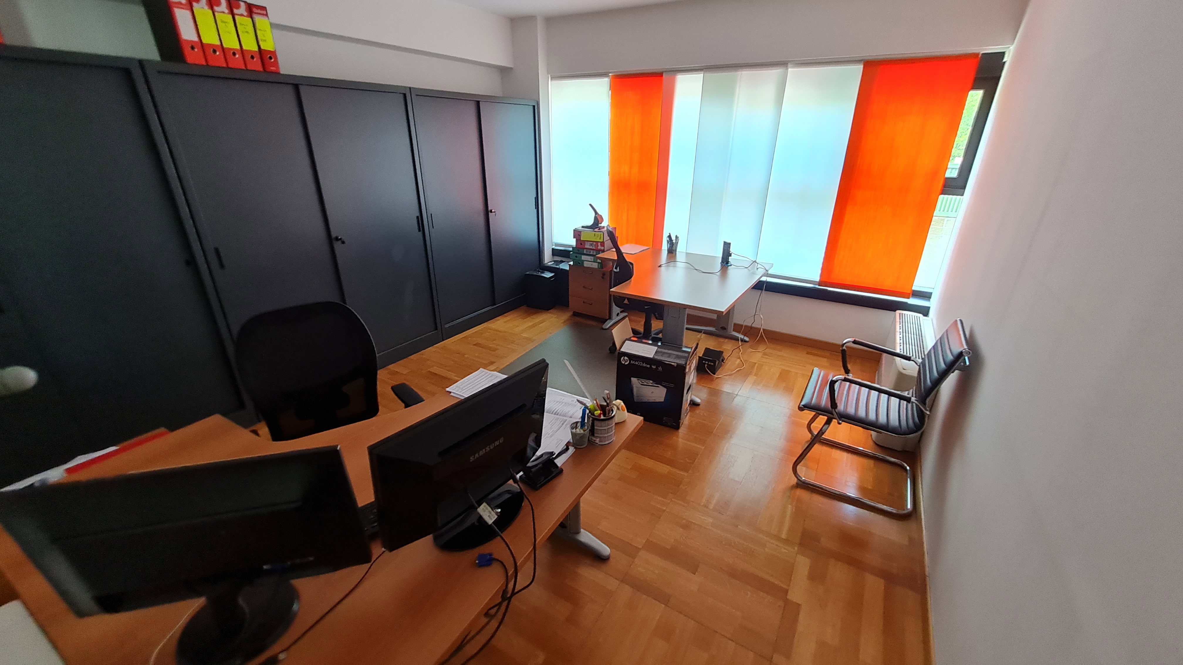 OFFICE OF 103 SQM WITH 2 PARKING SPACES