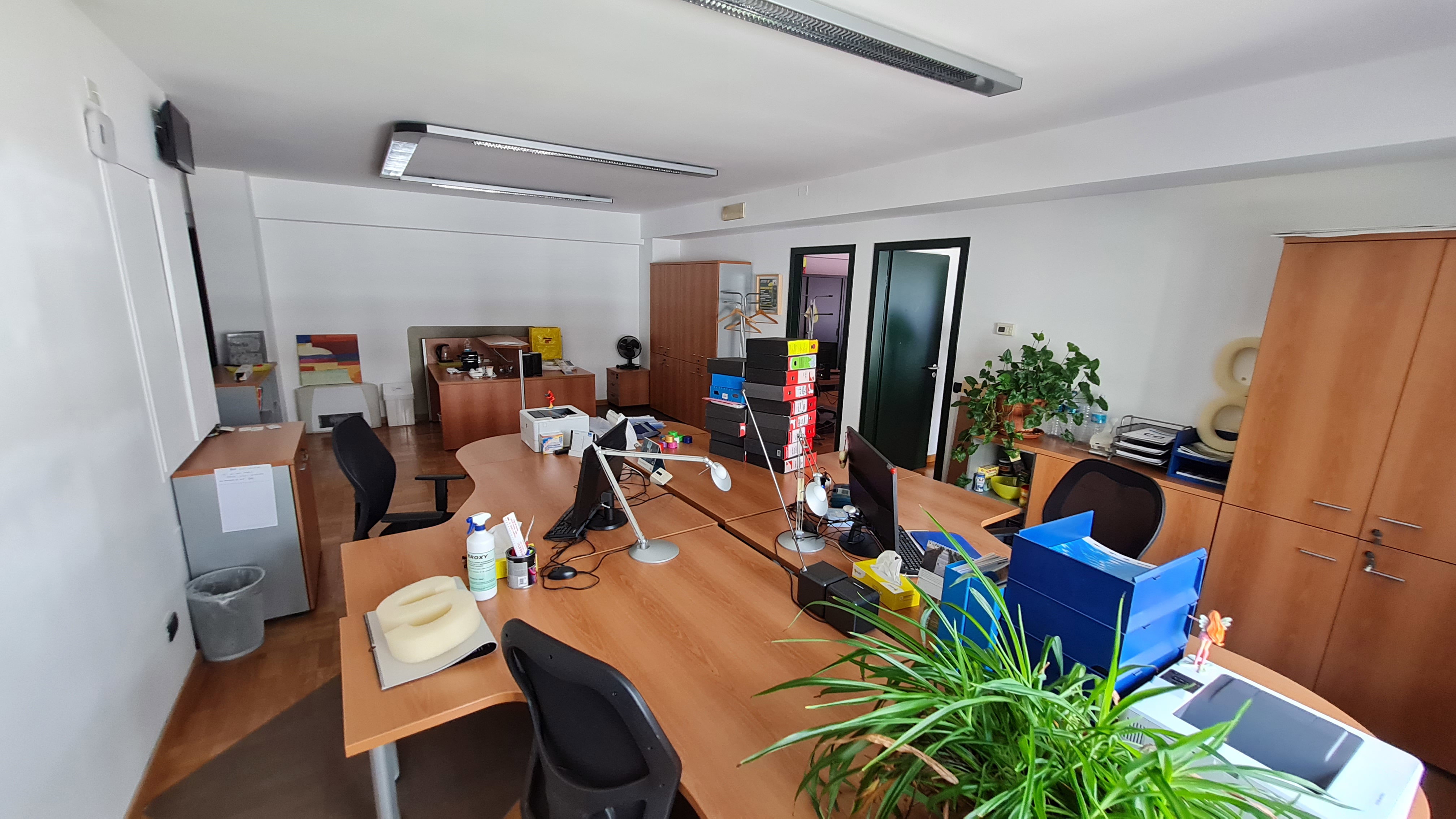 OFFICE OF 103 SQM WITH 2 PARKING SPACES