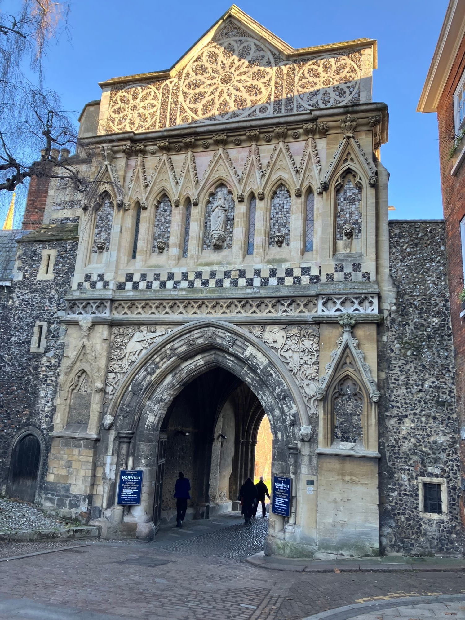 NORWICH - Walking the County Towns