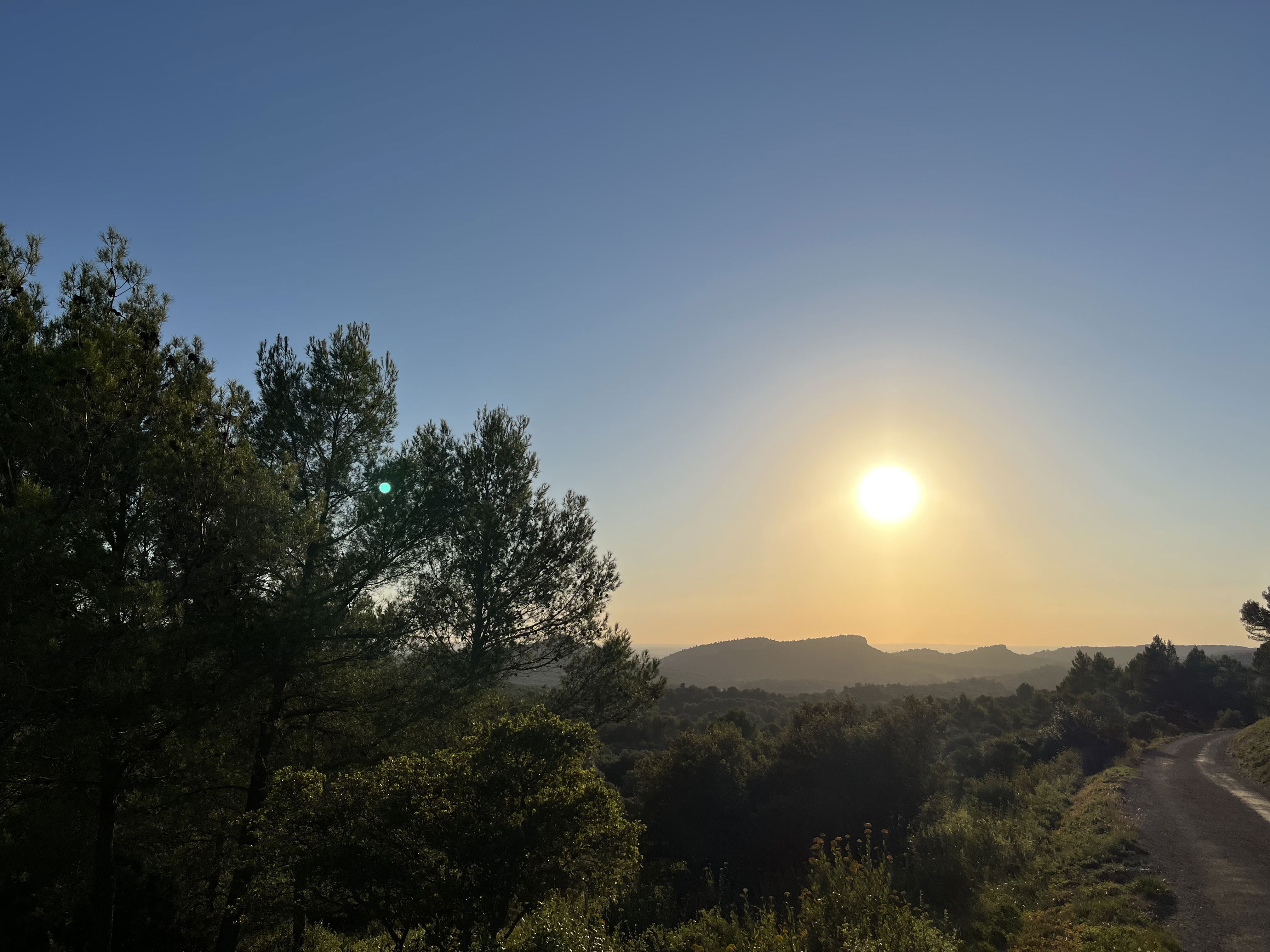 A preserved nature and its Provençal villages….