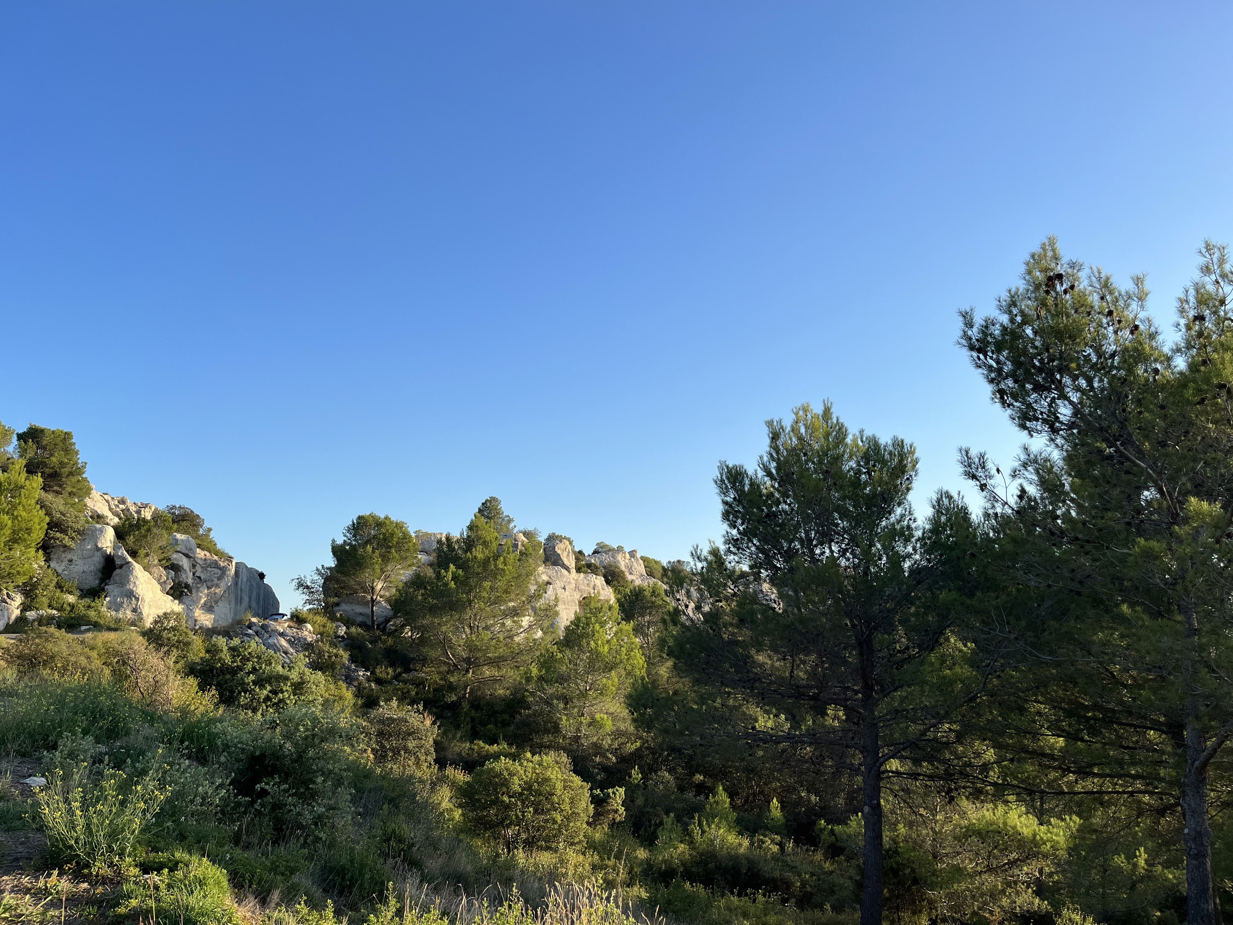 A preserved nature and its Provençal villages….