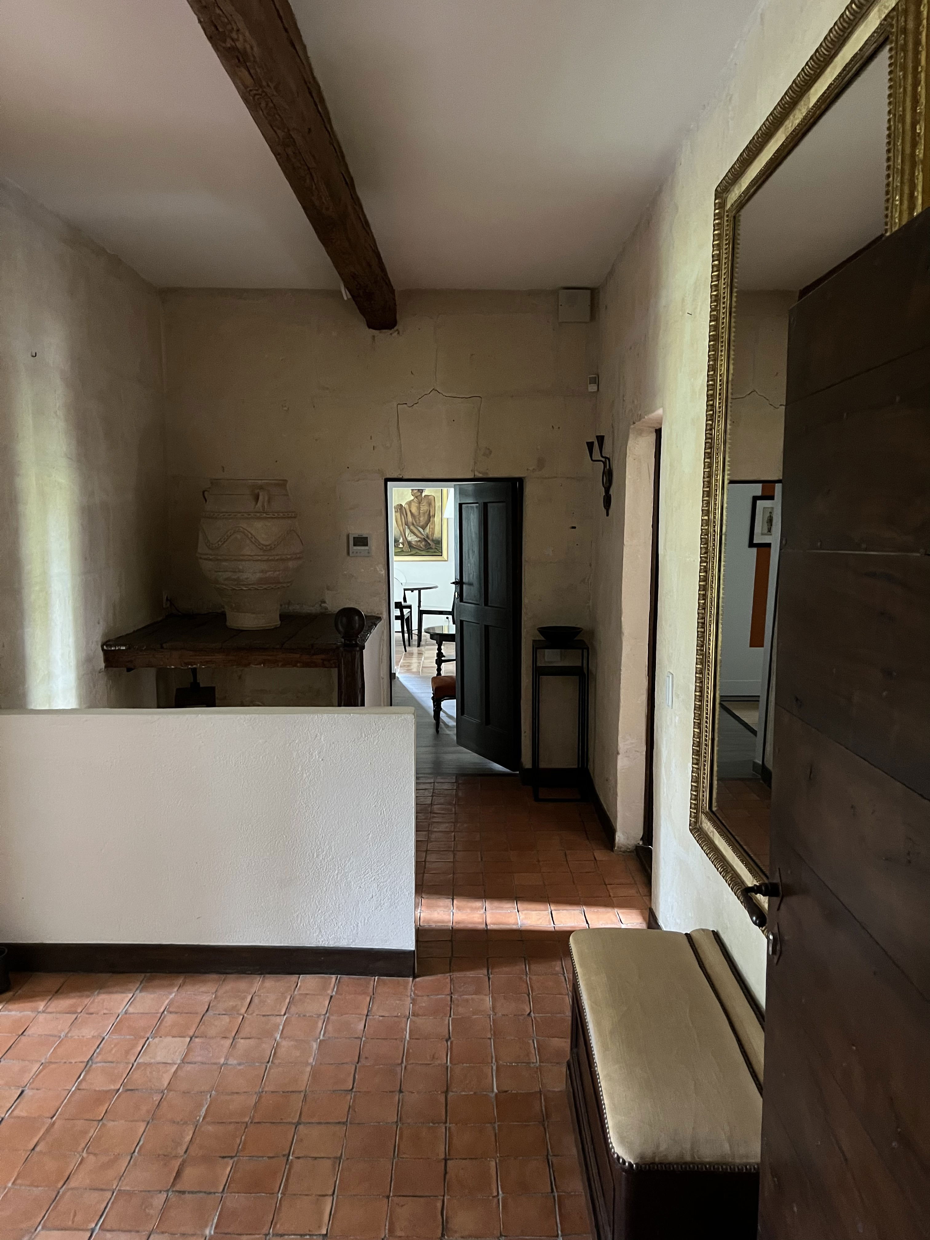 Distribution landing of the upstairs suites