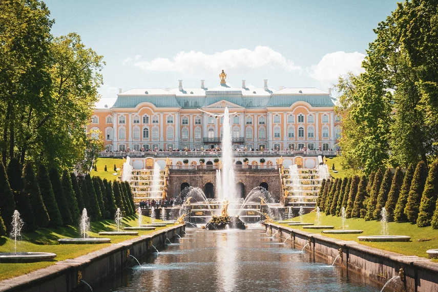 St Petersburg to or from  Peterhof transfer and taxi