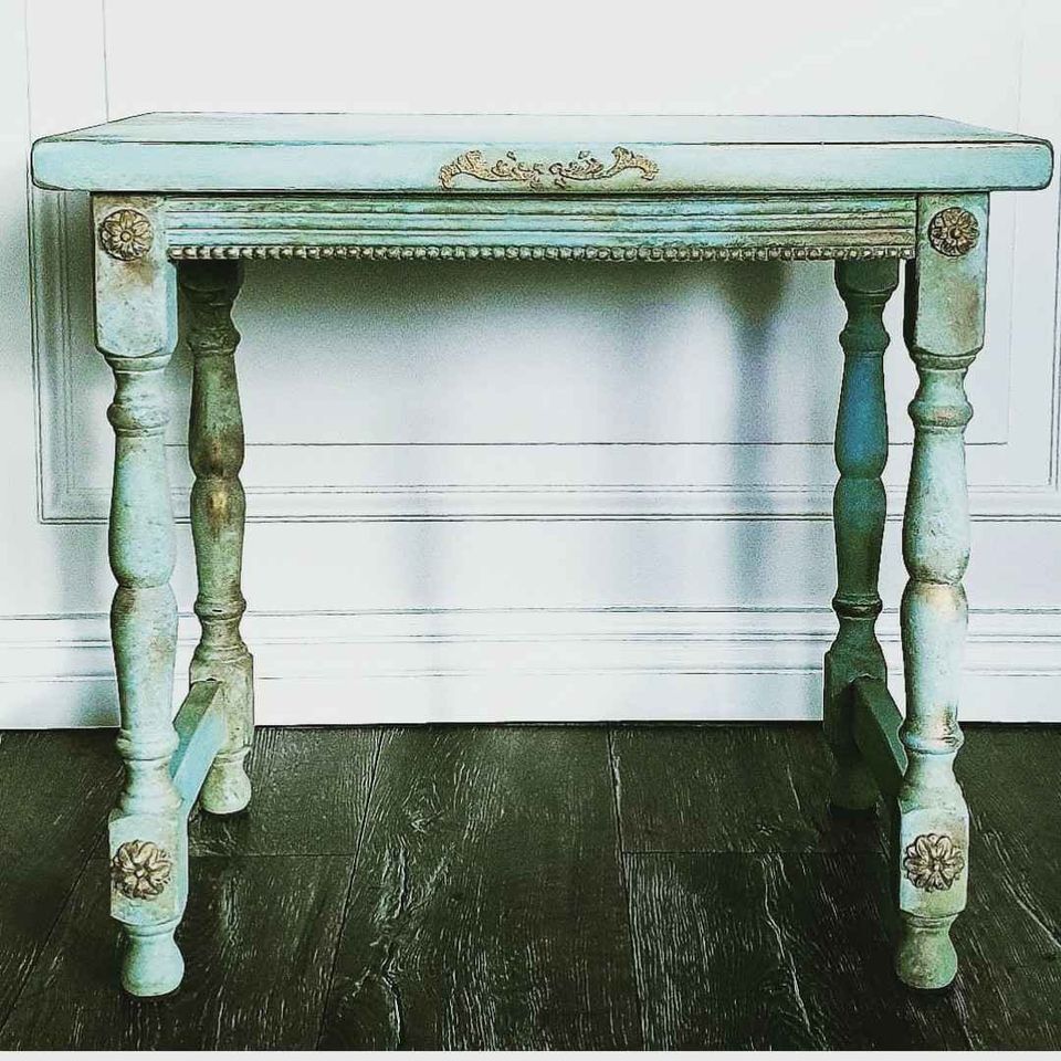 Stoliczek / Konsolka