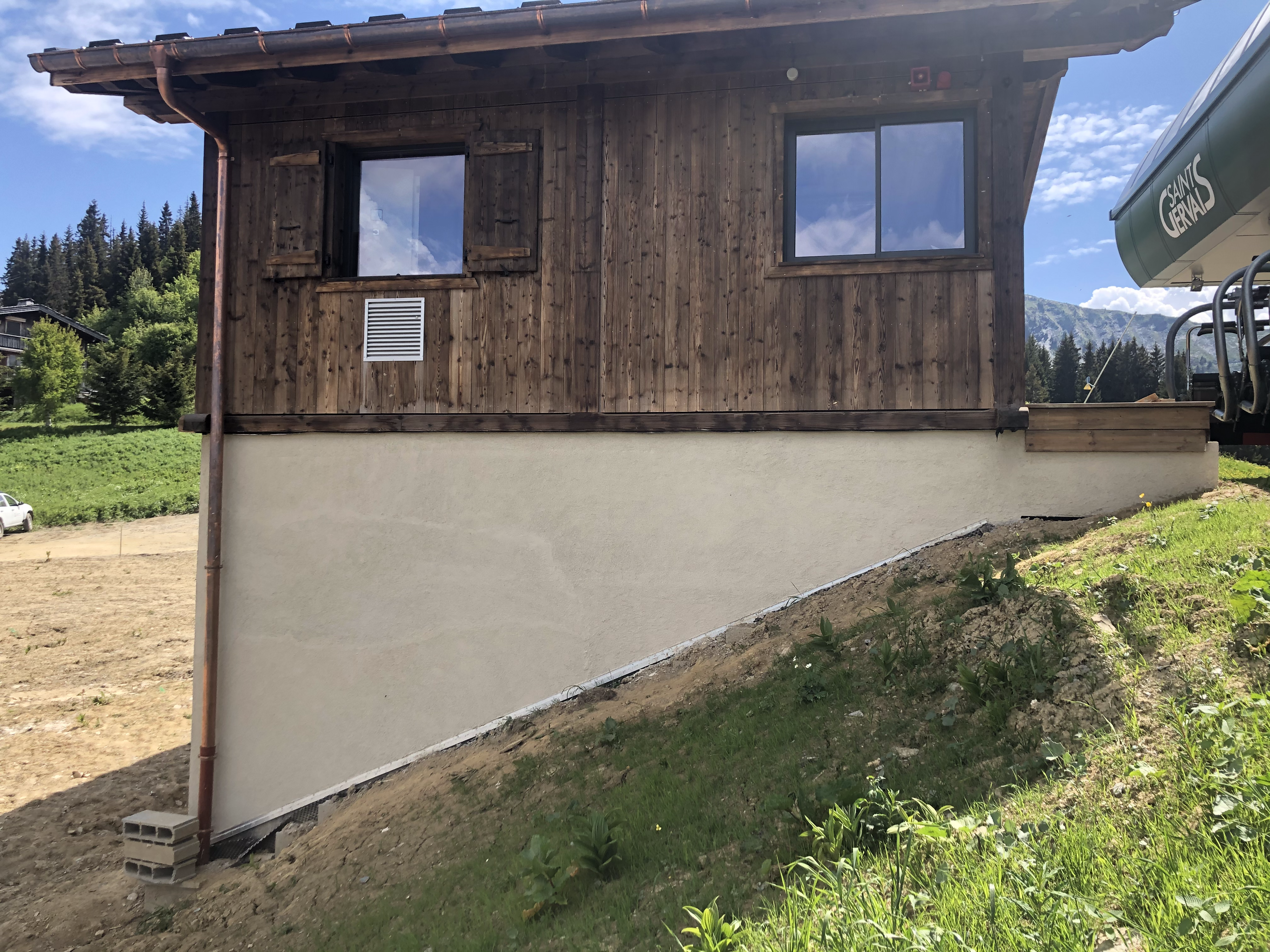 Chattrix Ski Lift Stations