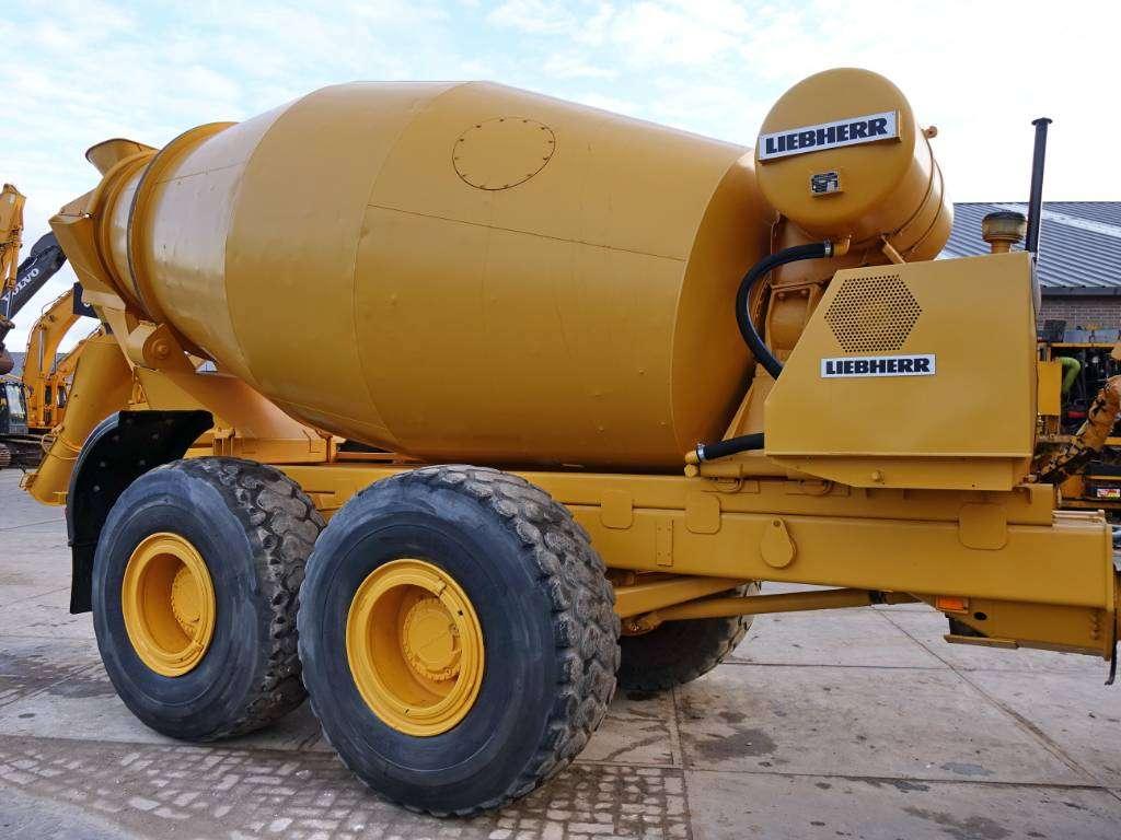 Volvo A25 (Liebherr 9m3 Mixer)