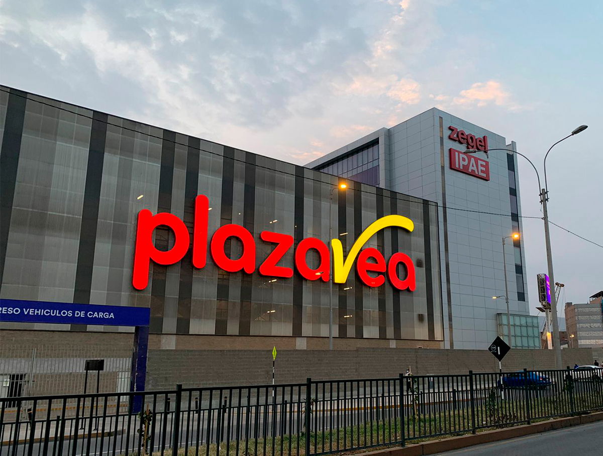 Plaza Vea Hypermarket