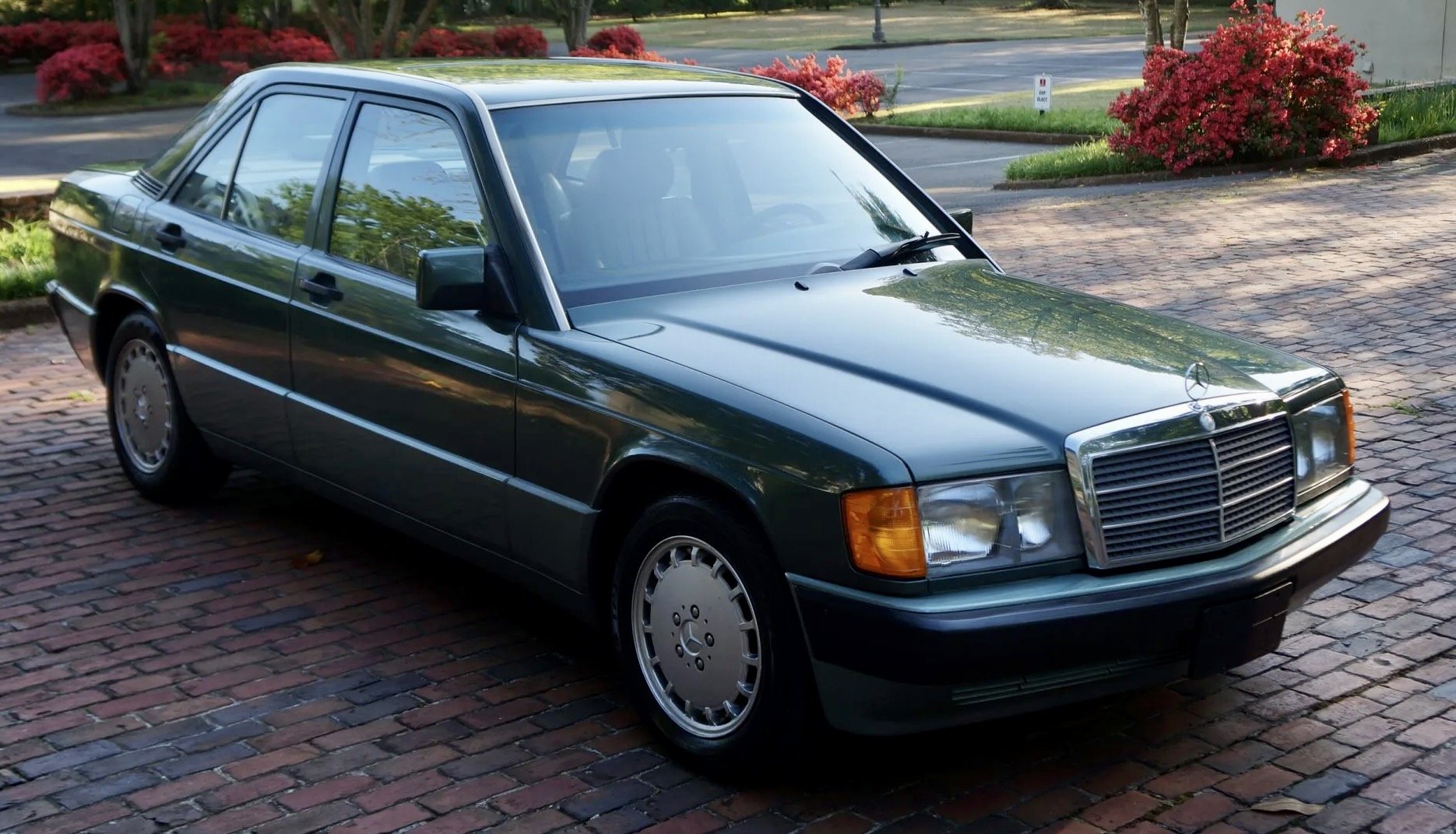 1993 Mercedes-Benz W201 190E; cars under ₦500,000.