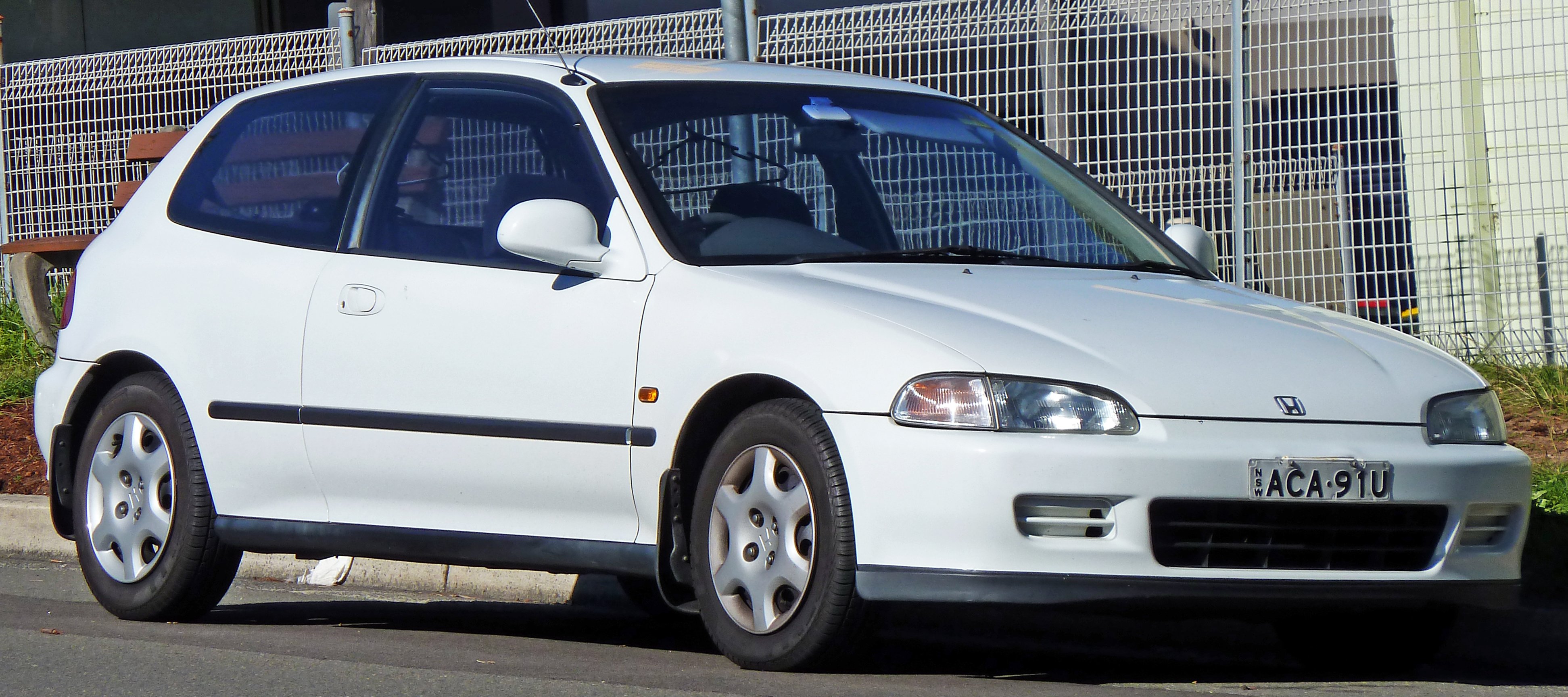 1993-1995_Honda_Civic_GLi_3-door_hatchback