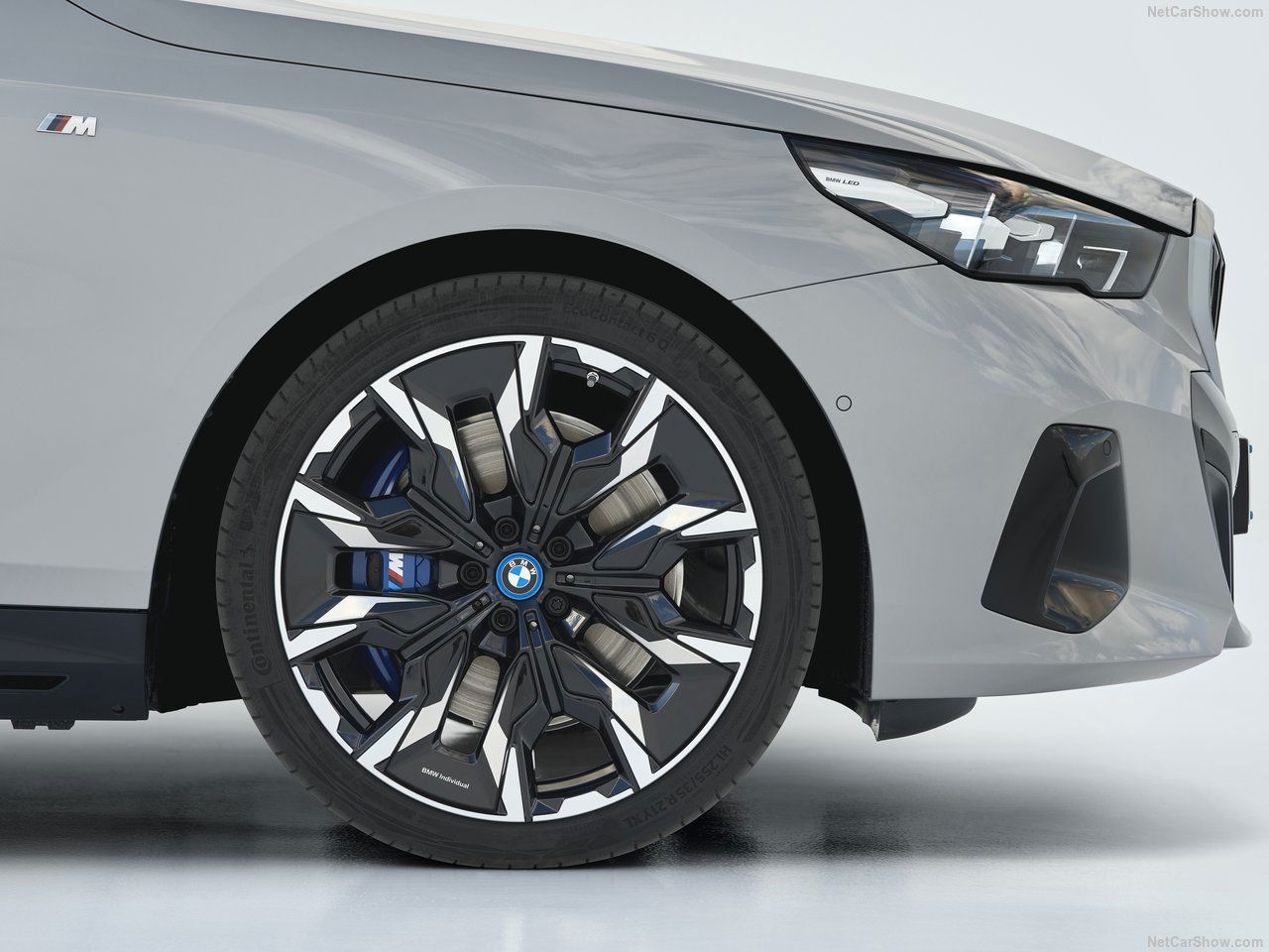 2024 BMW i5 drivetrain.
