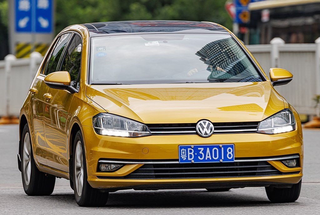 Most affordable electric vehicles in 2023, VOLKSWAGEN_GOLF_(Mk7,_Typ_5G)_China Dinkun Chen via Wikimedia.