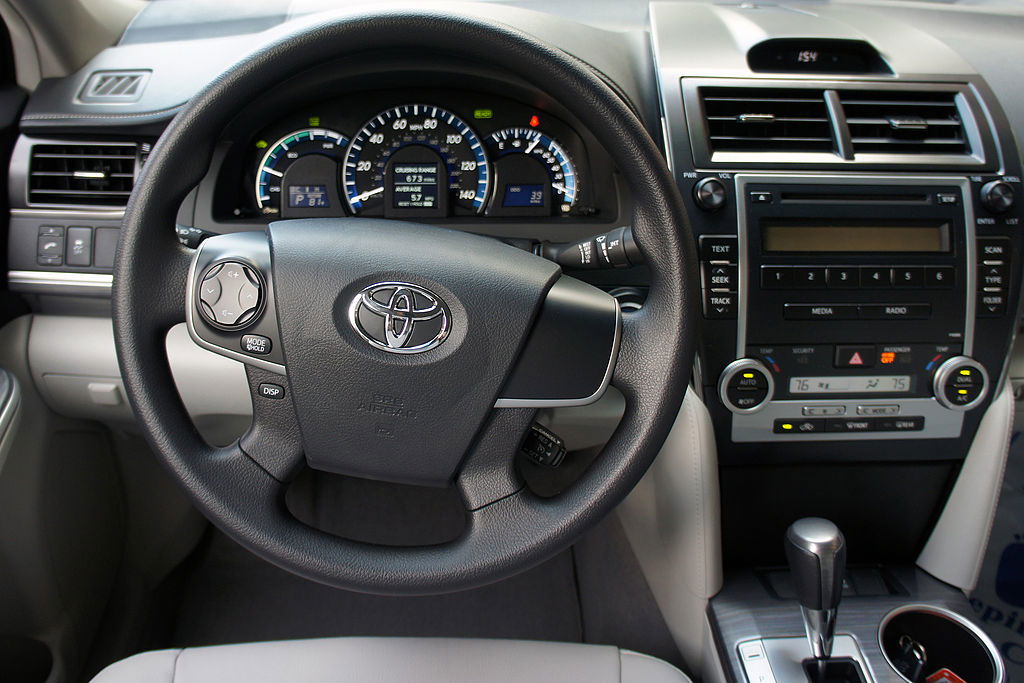 Camry_Hybrid_2012 dashboard Mariordo via Wikimedia.