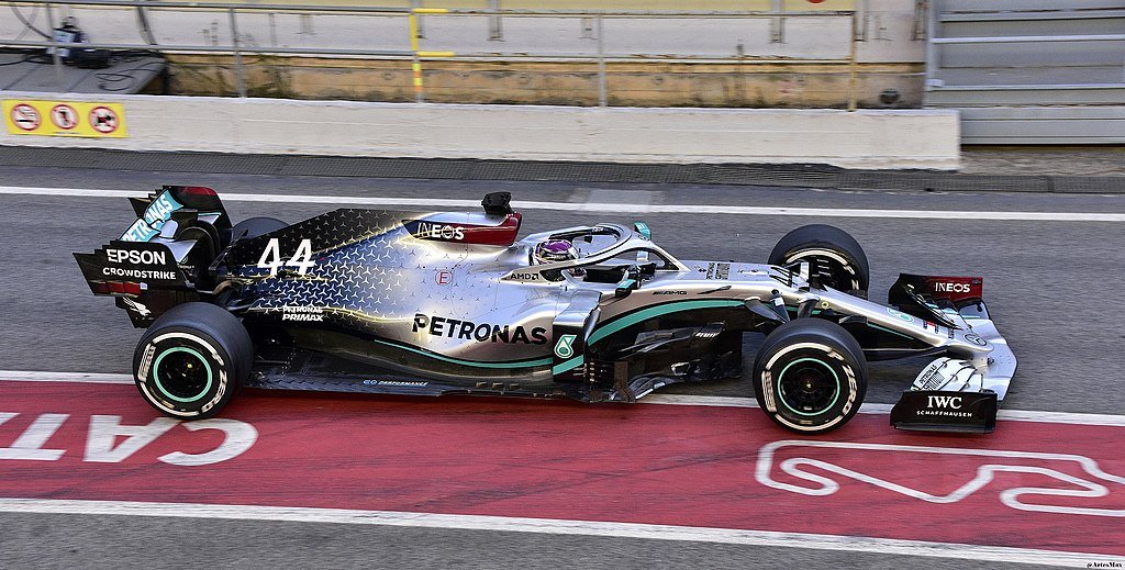 Mercedes-AMG Petronas F1 team, 2020_Formula_One_tests_Barcelona,_Mercedes-AMG_F1_W11_EQ_Performance,_Hamilton Artes Max via Wikimedia.