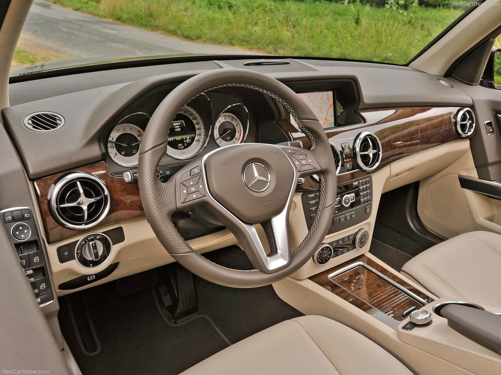 Mercedes-Benz GLK 350 Technology.