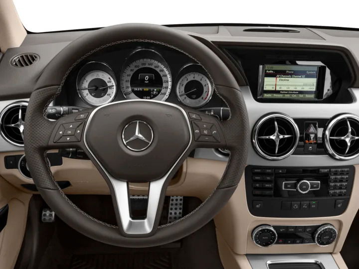 2015 Mercedes-Benz GLK-Class infotainment system Via Consumer Reports.