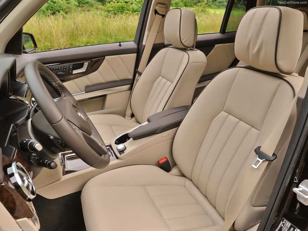 Mercedes-Benz-GLK350_4Matic-2013 interior.