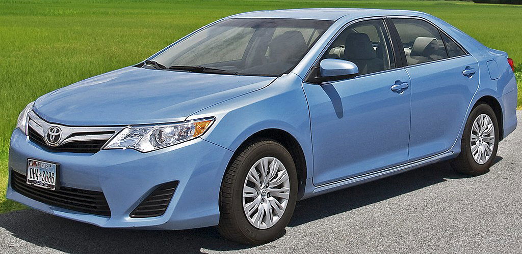 2012 Toyota Camry XLE and SE.