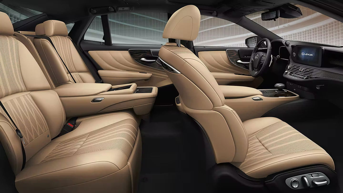 What to consider when choosing a luxury sedan - 2023 Lexus LS interior.