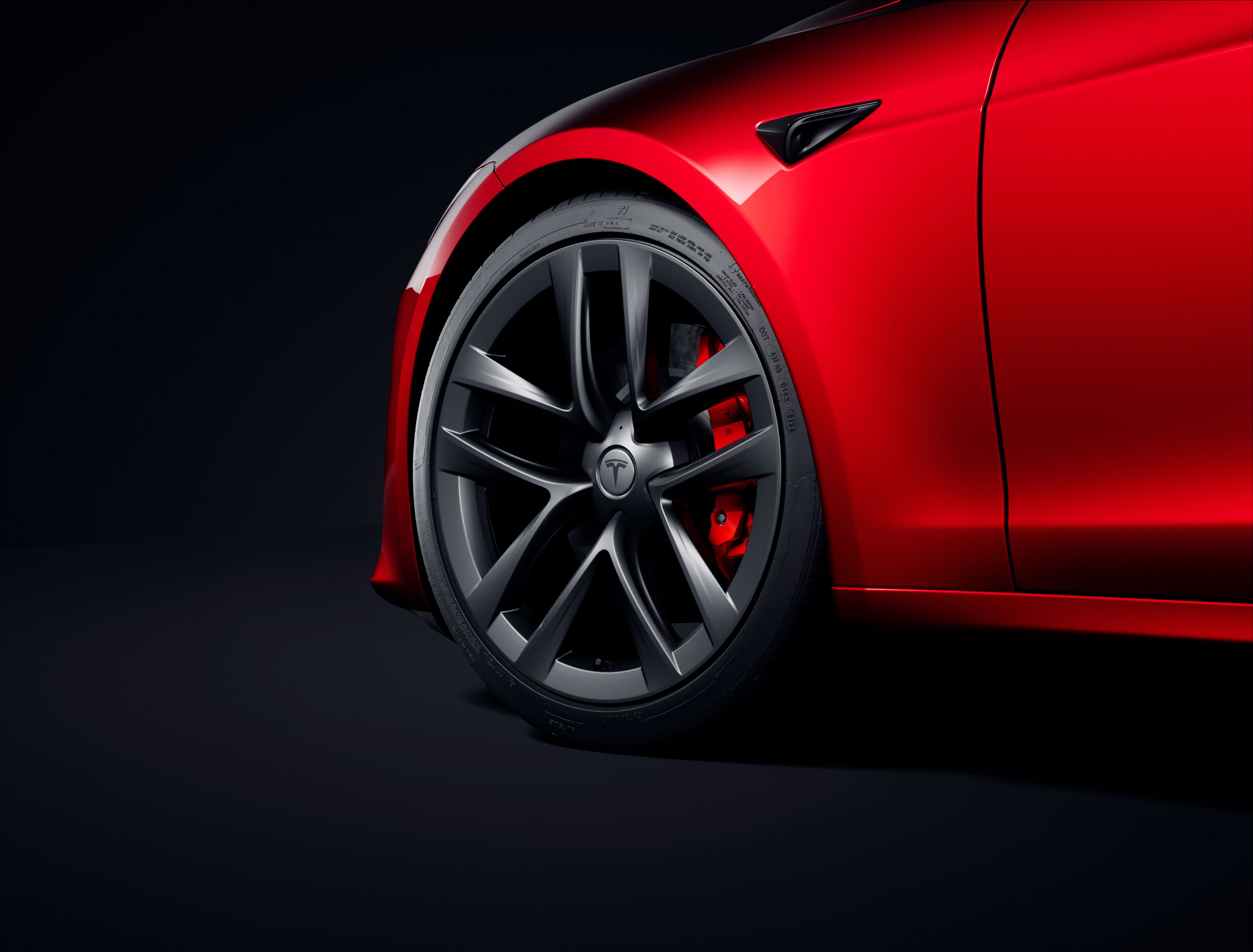 Best features of Tesla Model S.