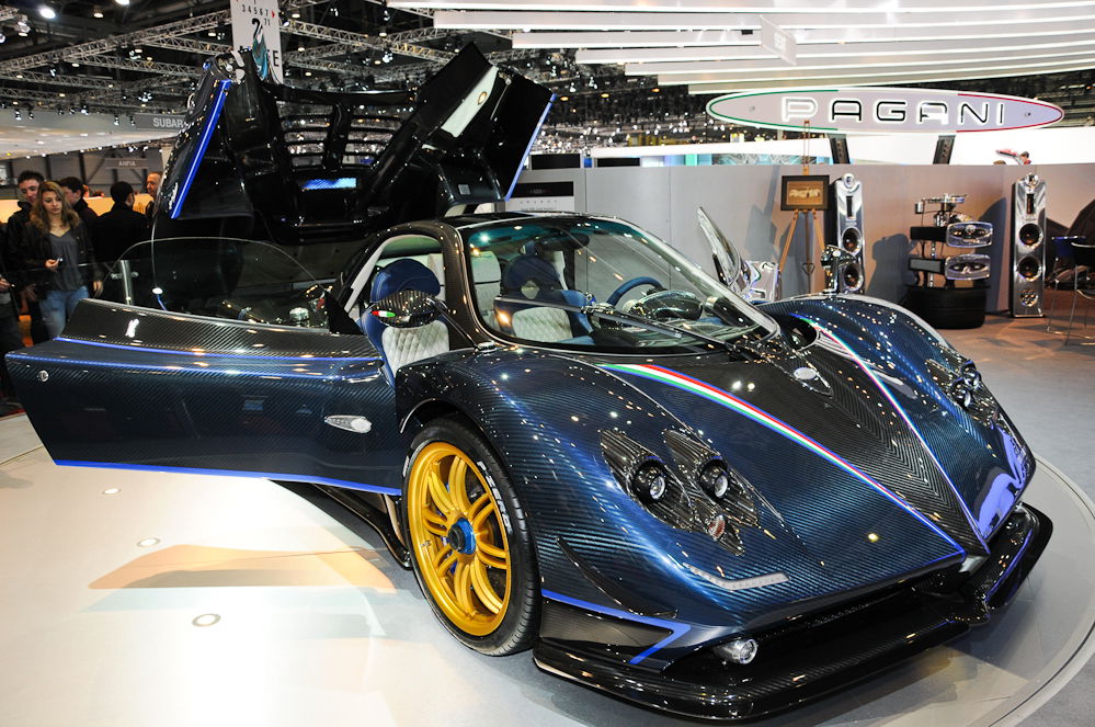 Fastest cars with manual transmission - 2010 Pagani Zonda R via Wikimedia.