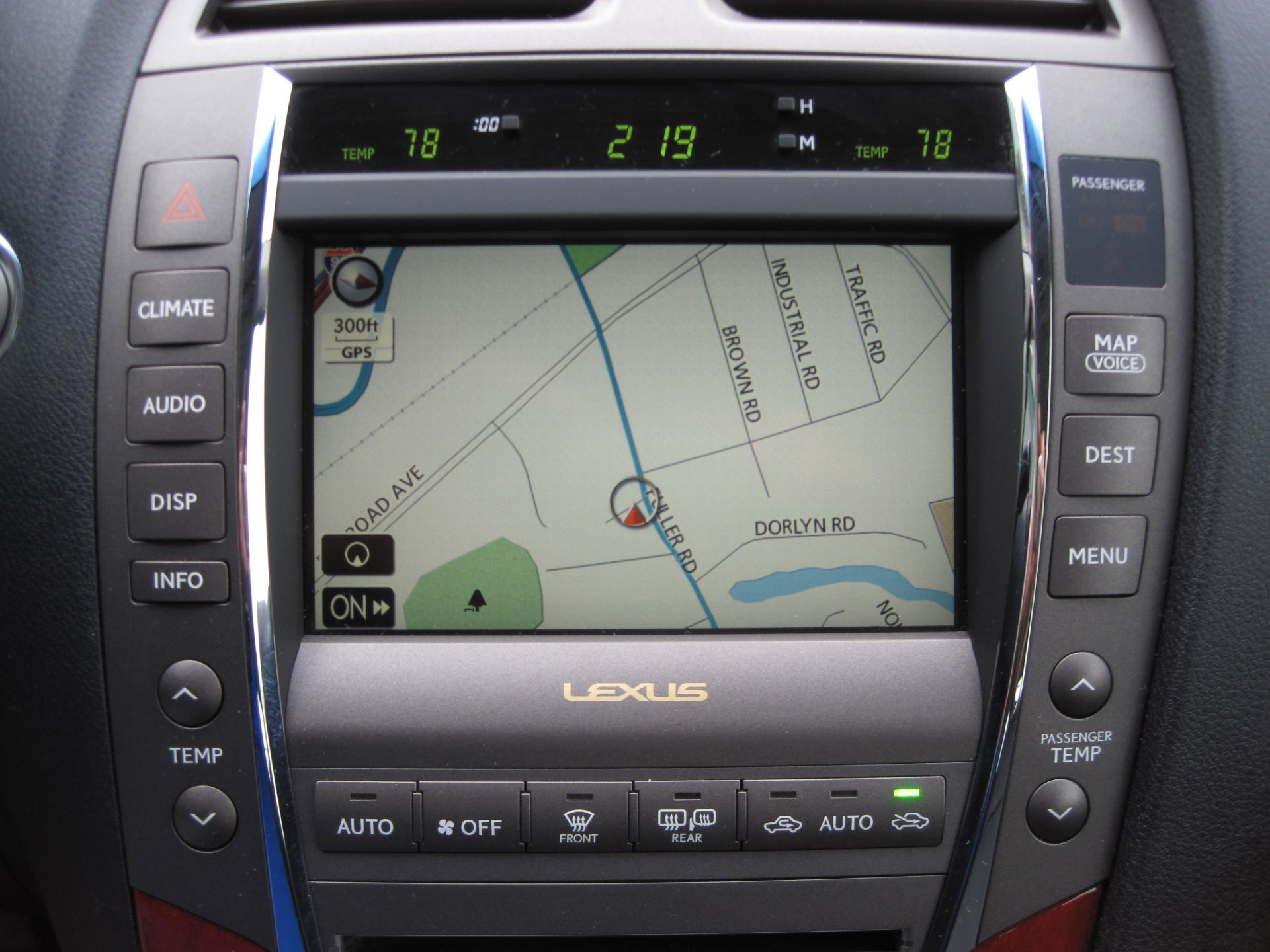 2008 Lexus ES 350 Has Voice-Activated Navigation System.