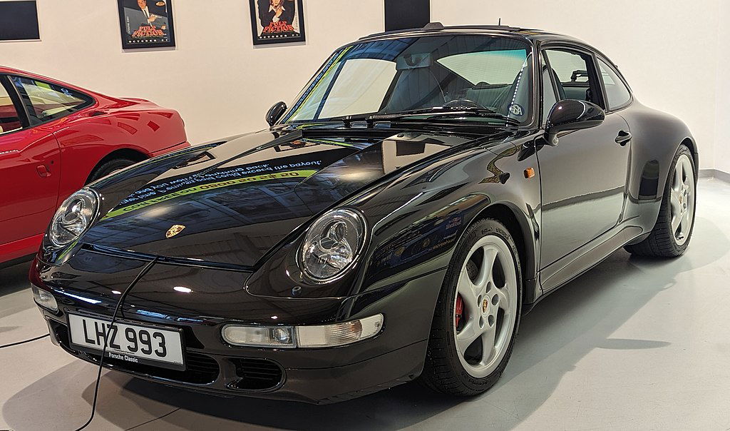 1998_Porsche_911_993_Carrera_4S Calreyn88 via Wikimedia.