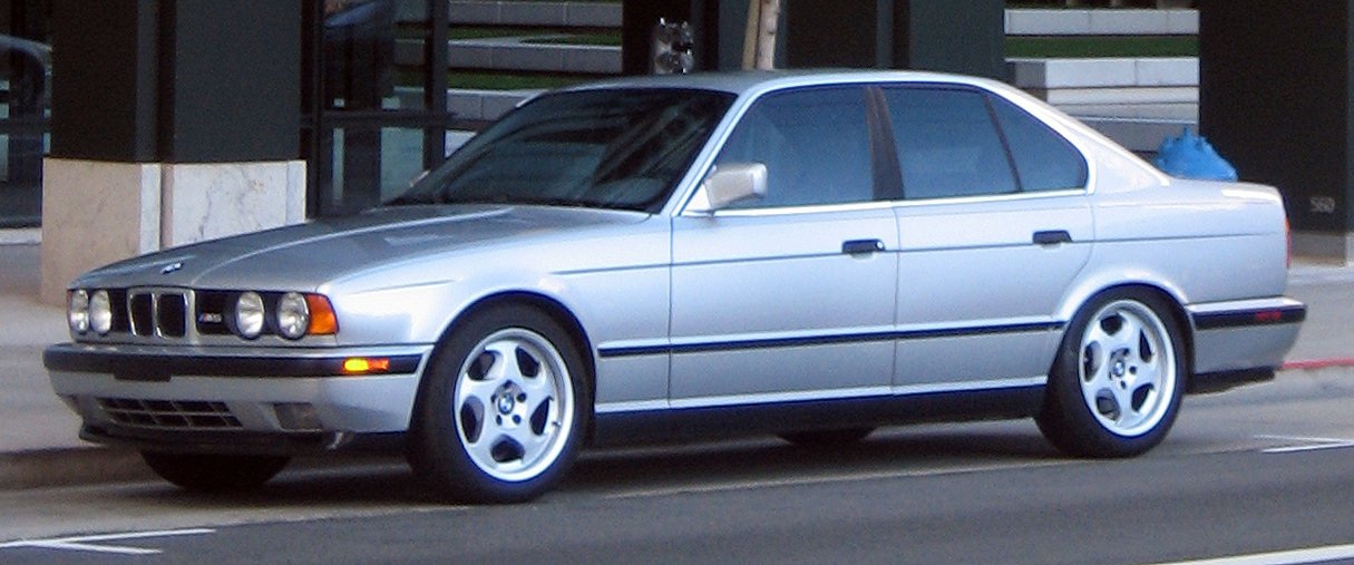 1988-1995 BMW_M5_E34_front Via Wikimedia.