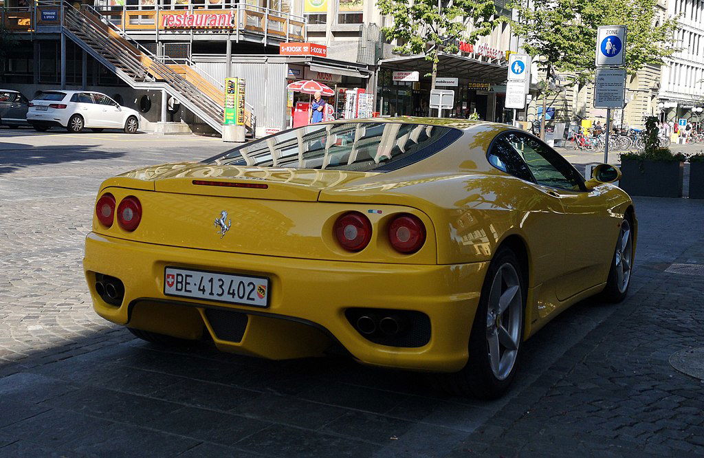Ferrari_360_Modena crash71100 via Wikimedia.