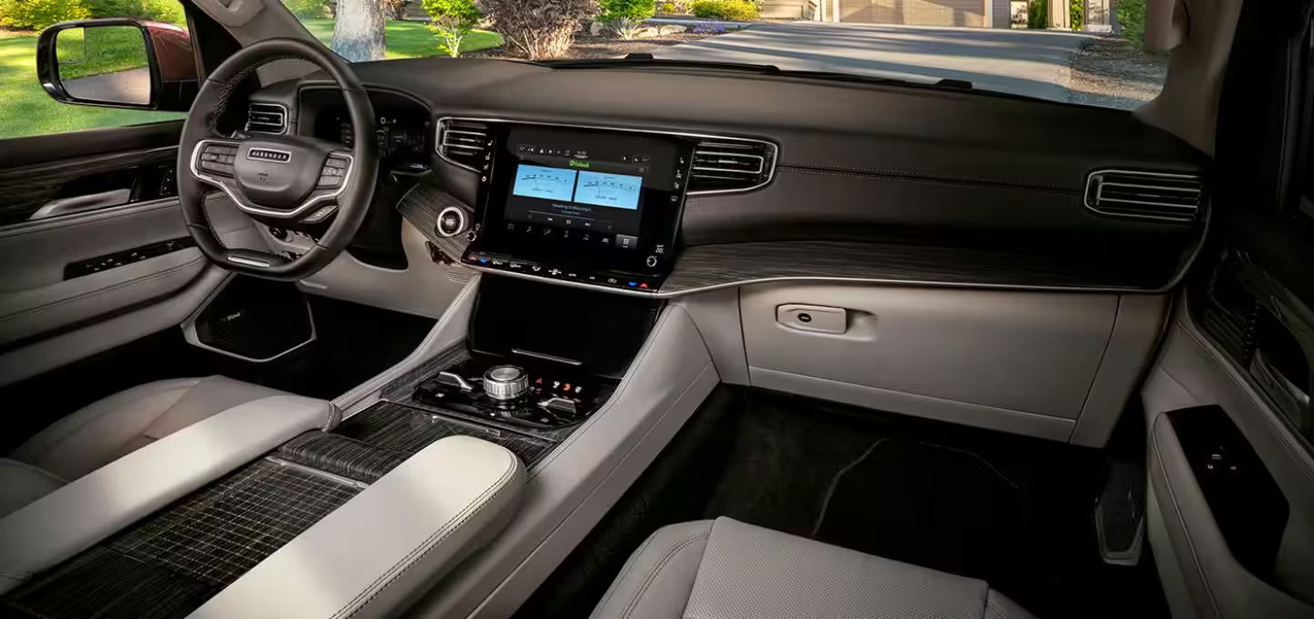 2023 Jeep Wagoneer infotainment and technology.