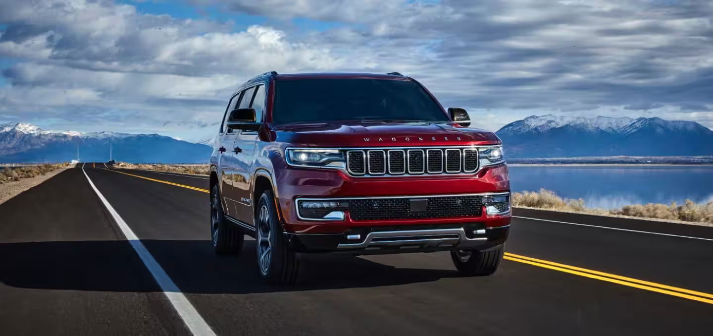 2023 Jeep Wagoneer best features.