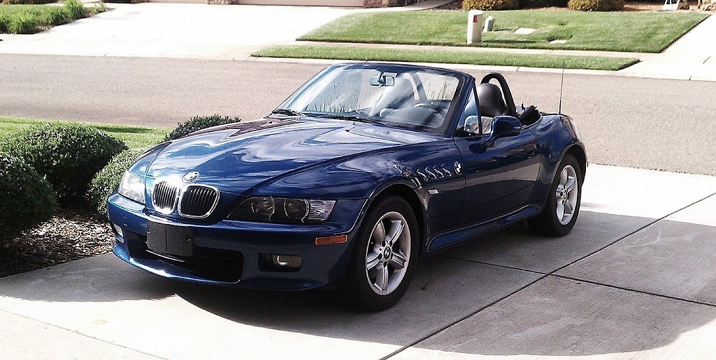 2001_BMW_Z3_2.5i_topaz_blue Sunsinkola via Wikimedia.