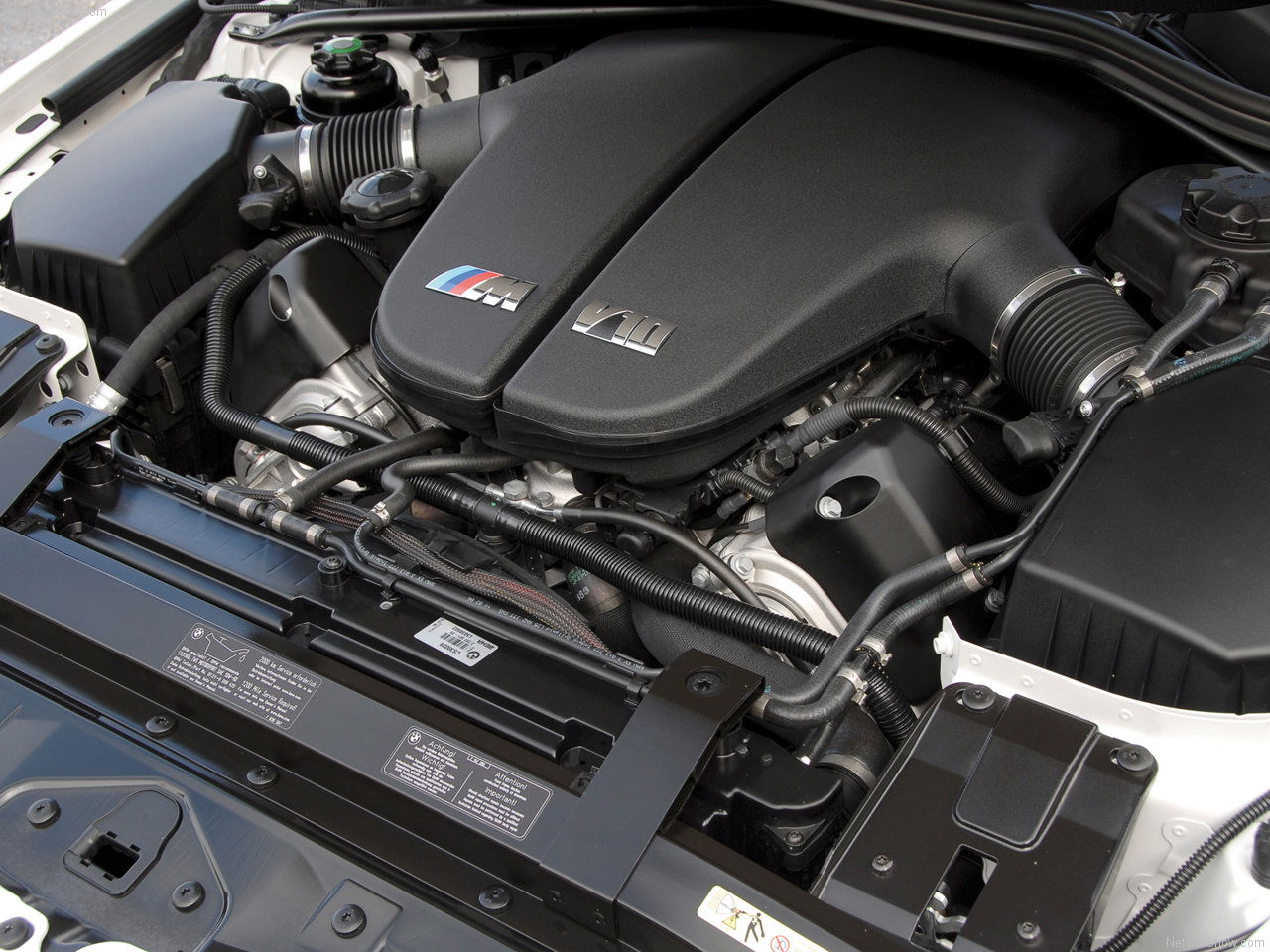 2007 BMW M6 engine.