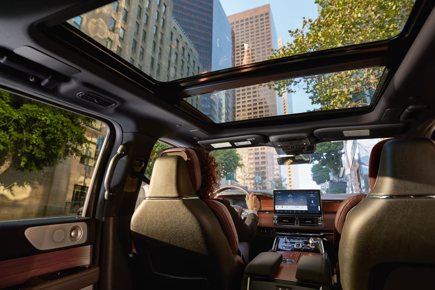 2024 Lincoln Navigator panoramic sunroof.