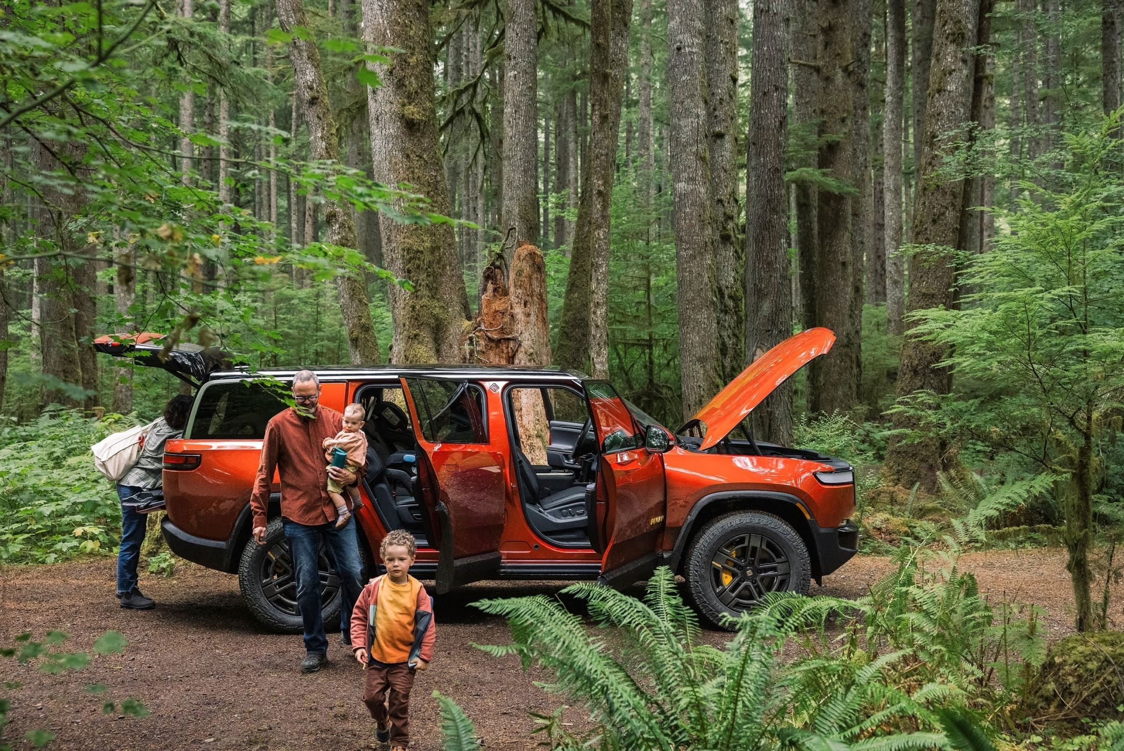 2023 Rivian R1S trims and pricing.