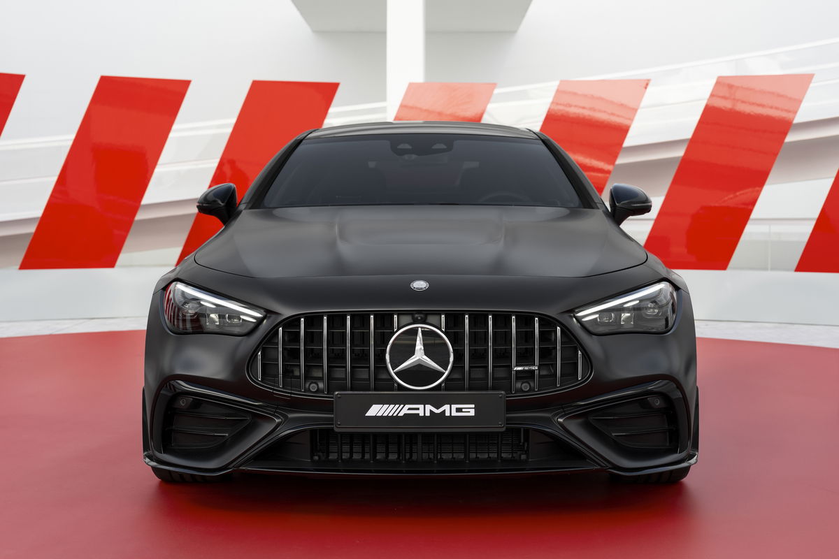 Mercedes-AMG CLE 53 Coupe front fascia.