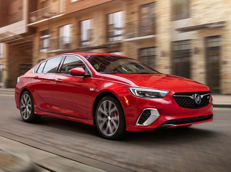 2020 Buick Regal GS features.