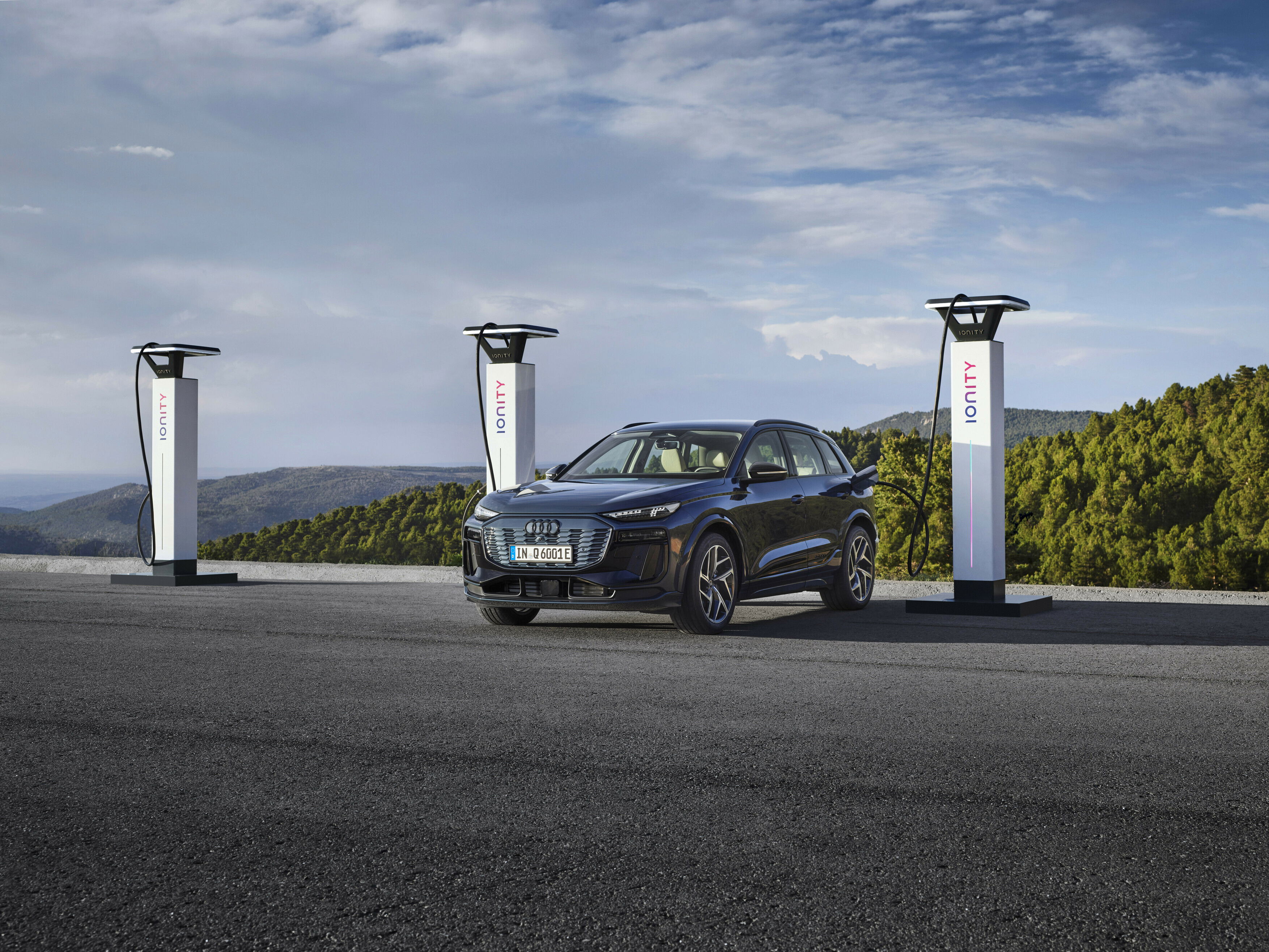 Audi Q6 e-tron charging solutions.